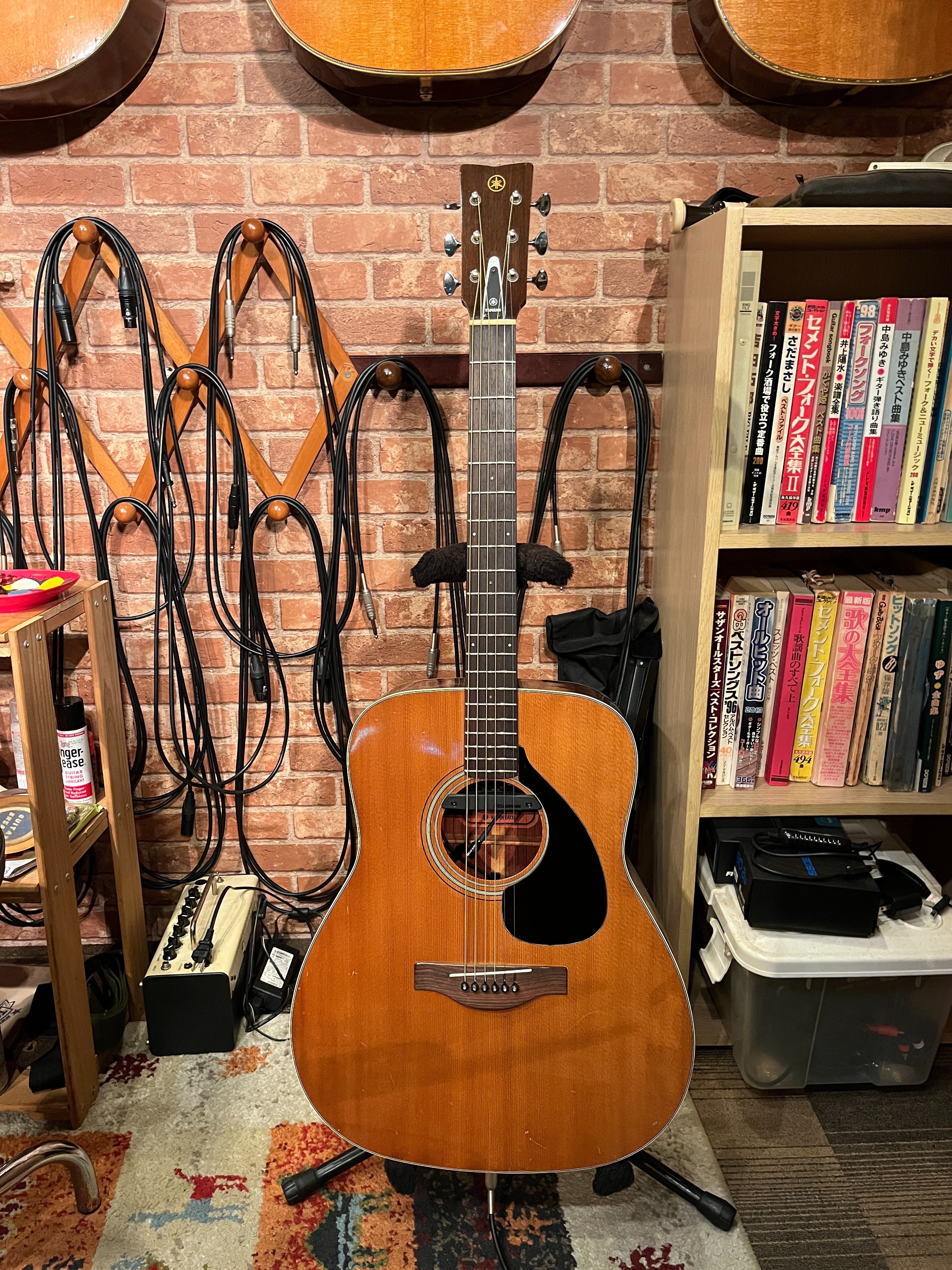 ヤマハFG-220（FG-180だけが赤ラベルじゃない）｜鋪田博紀@音楽