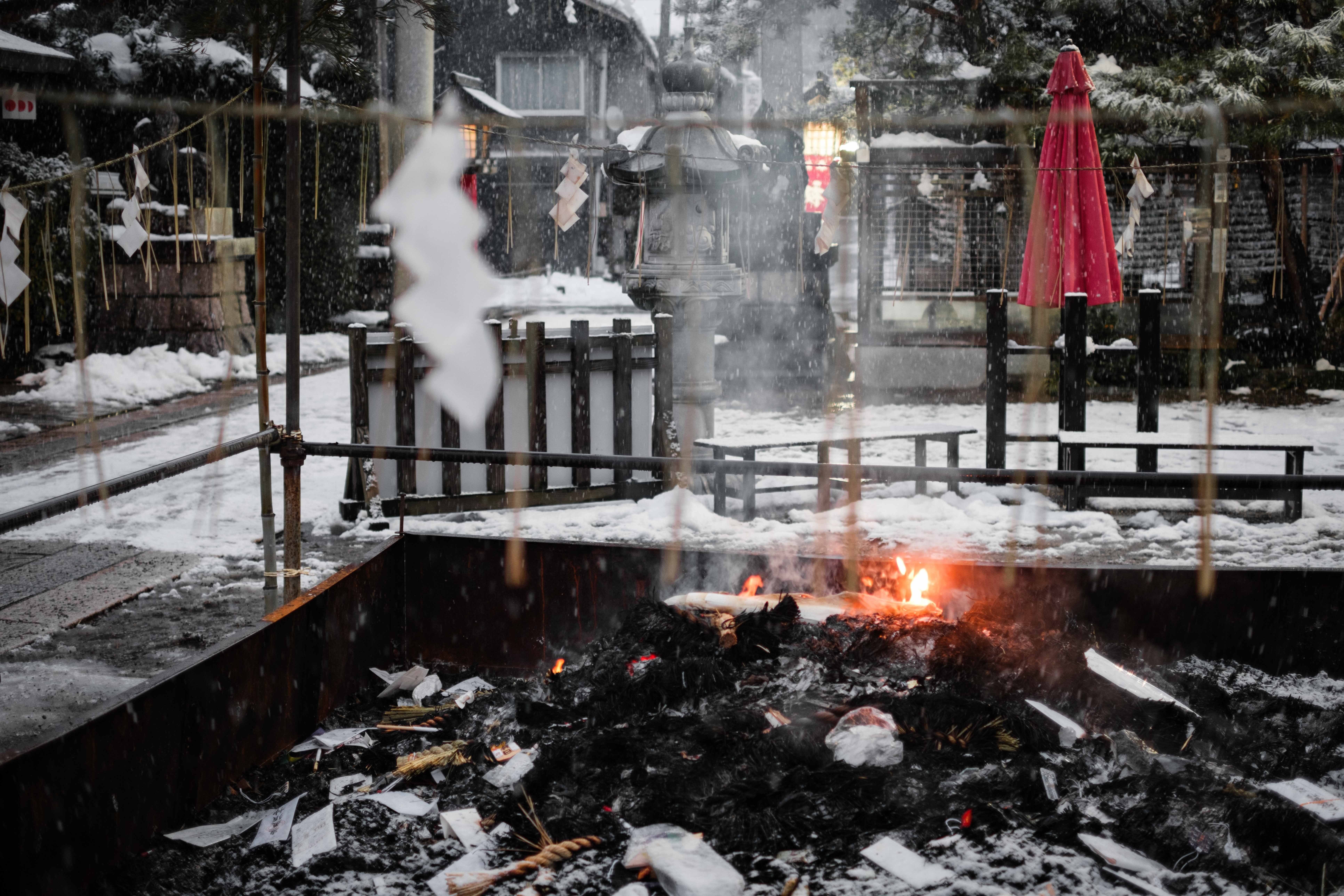 雪 GS) adidas ZX 700 HD J 'White Blue Black' FX5235