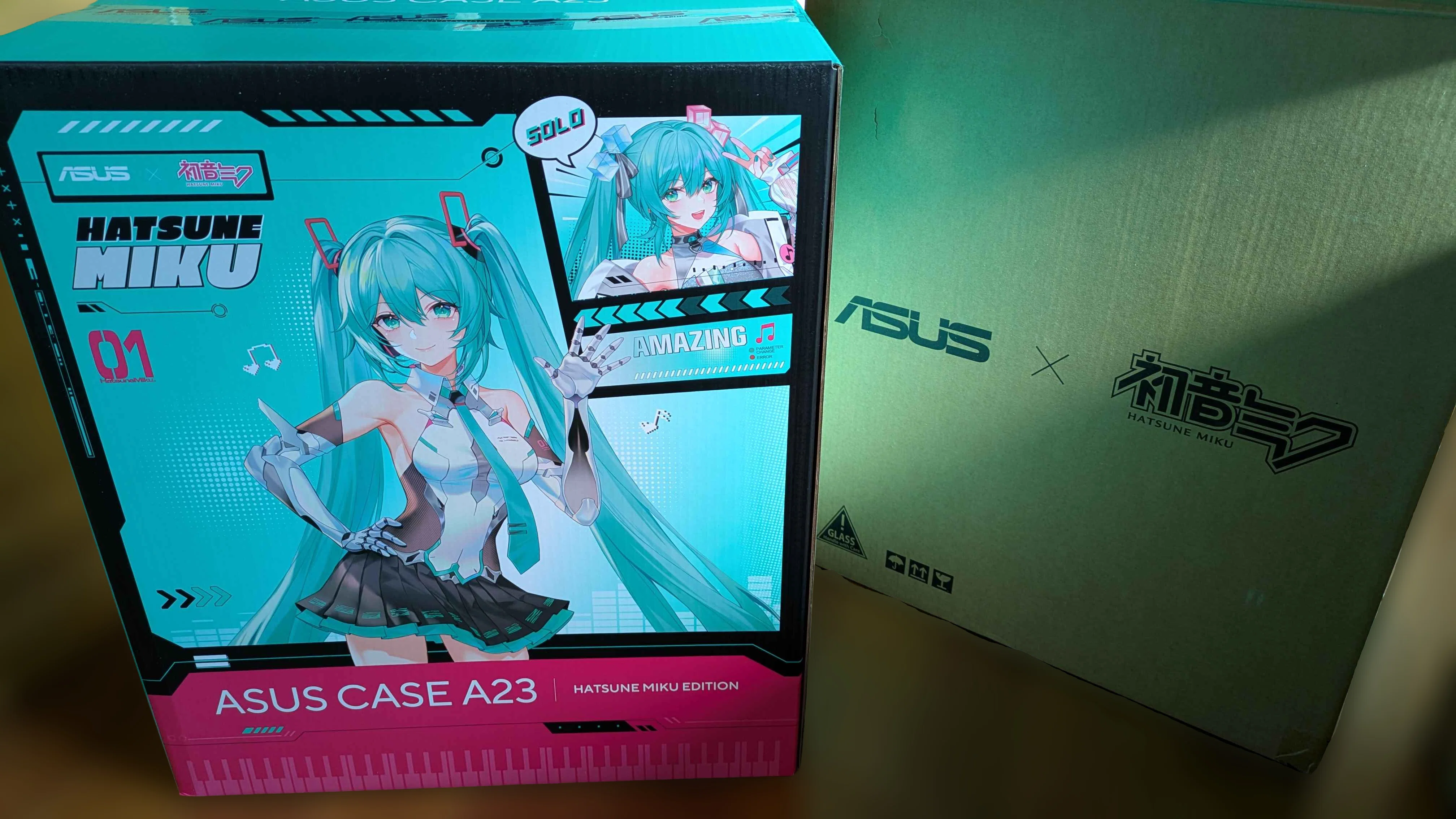 ASUS A23 初音ミク コラボ PCケース 限定モデル ASUS、初音ミクコラボのMicroATXケース「ASUS A23 Hatsune Miku