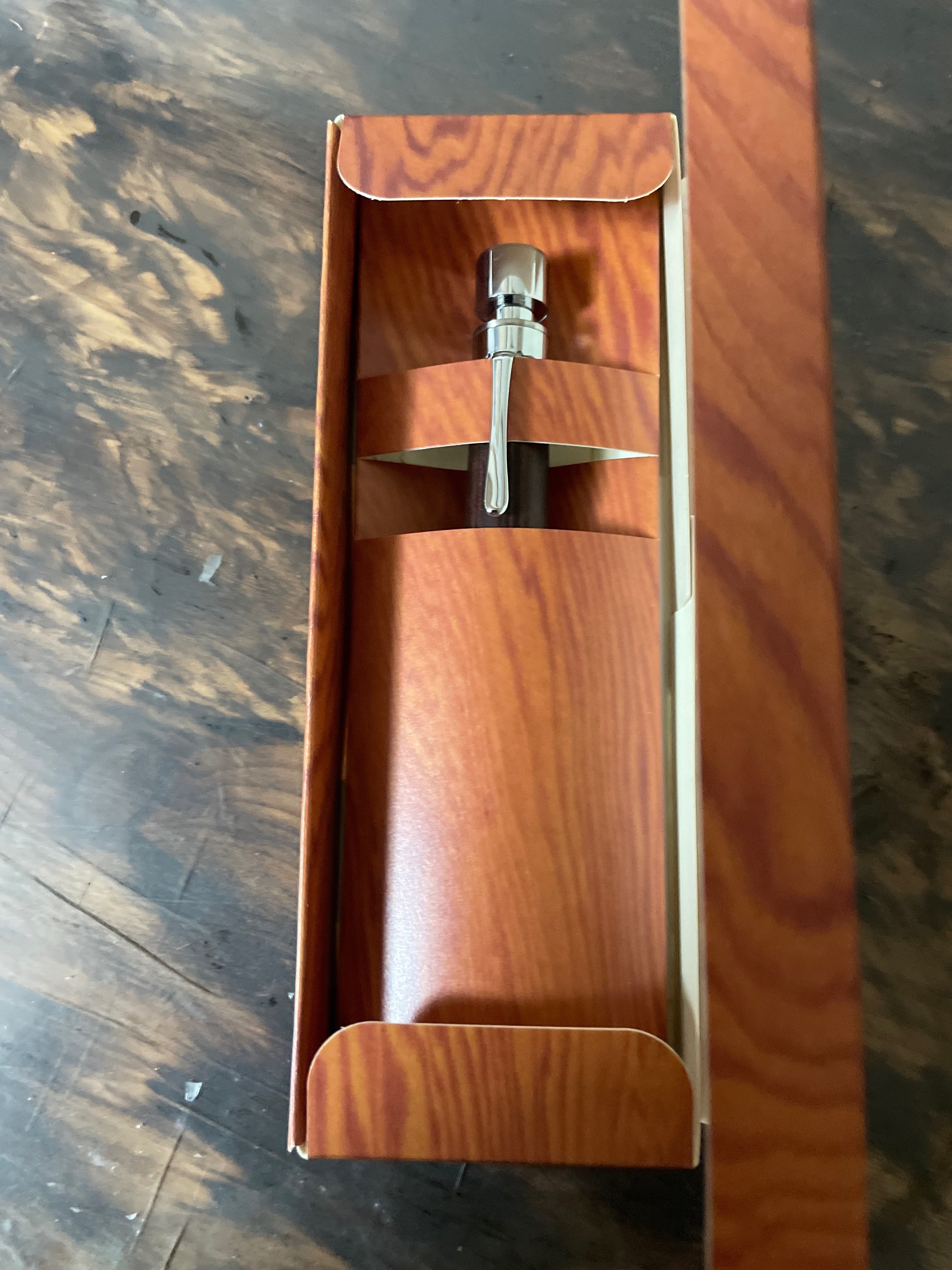 工房楔 グラッソ キングウッド君の紹介｜くろどり