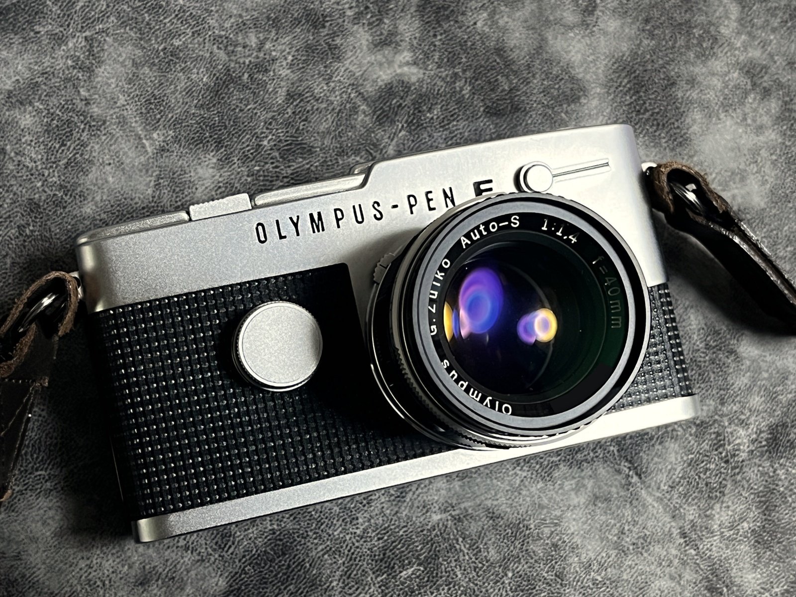 OLYMPUS PEN-FとPEN-FTのファインダーの明るさを見比べた話＜雑記＞｜神成