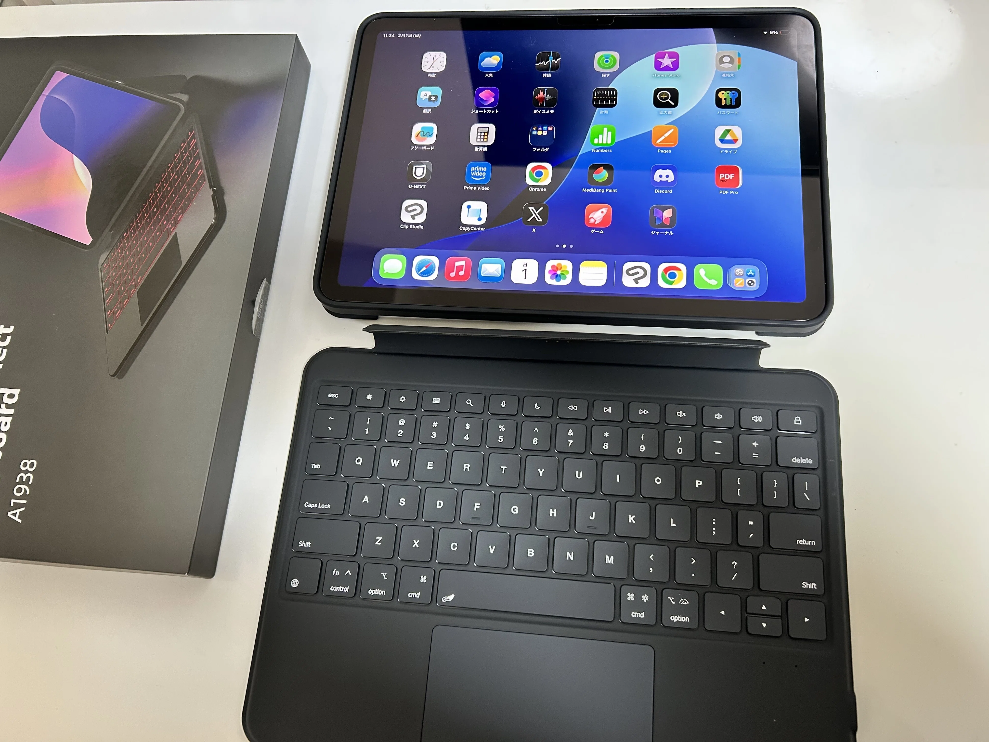 I bought the Bettdow A1938, an iPad keyboard that needs no