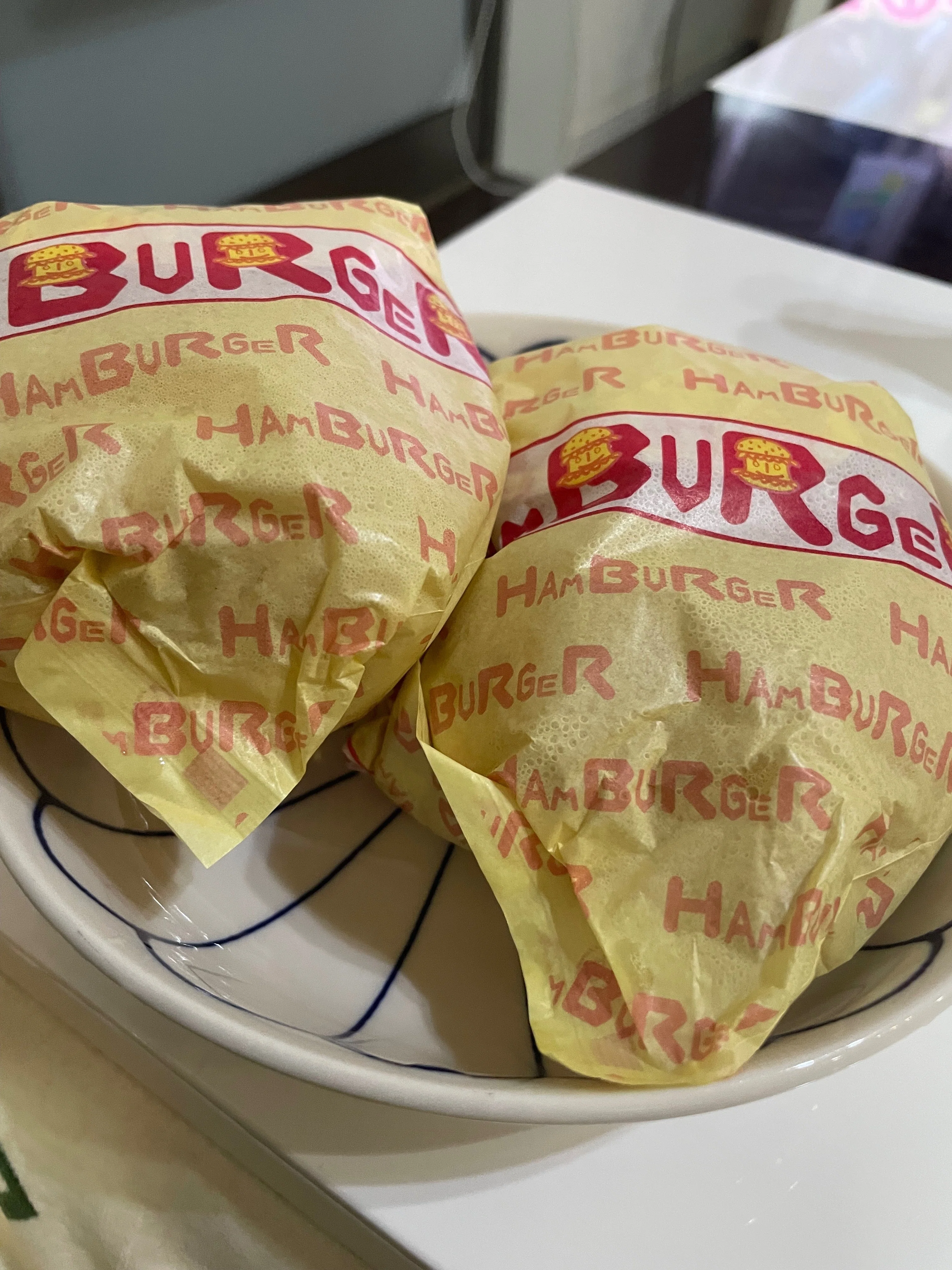 【中古】 お月さまはハンバーガー 9/5(木)〜】今年もおもち入りで勝負！ 丸餅と和の旨味「月見もっち