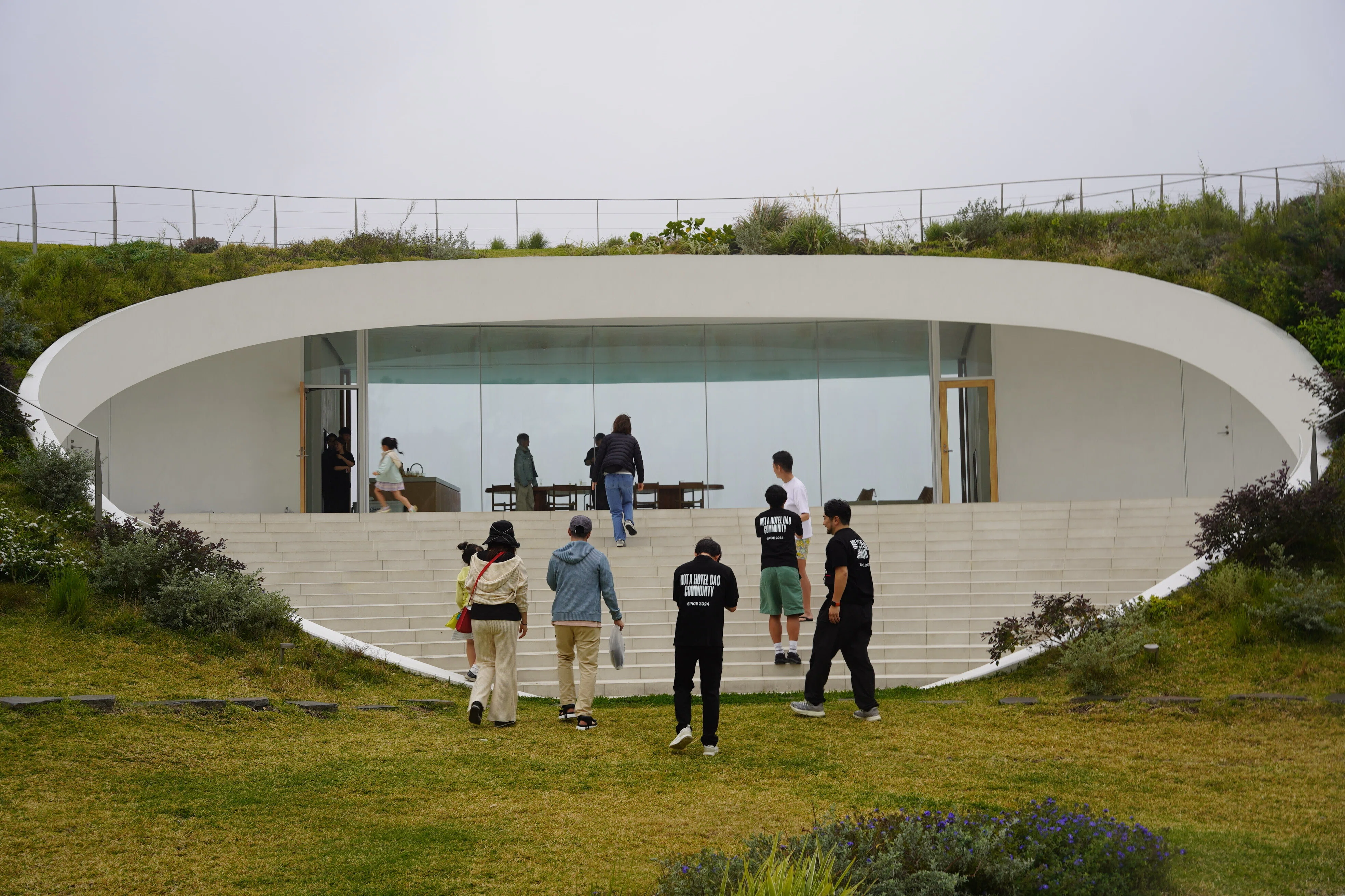 石垣の光に“追いつく”3時間｜NOT A HOTEL DAO 「ISHIGAKI EARTH 現地見