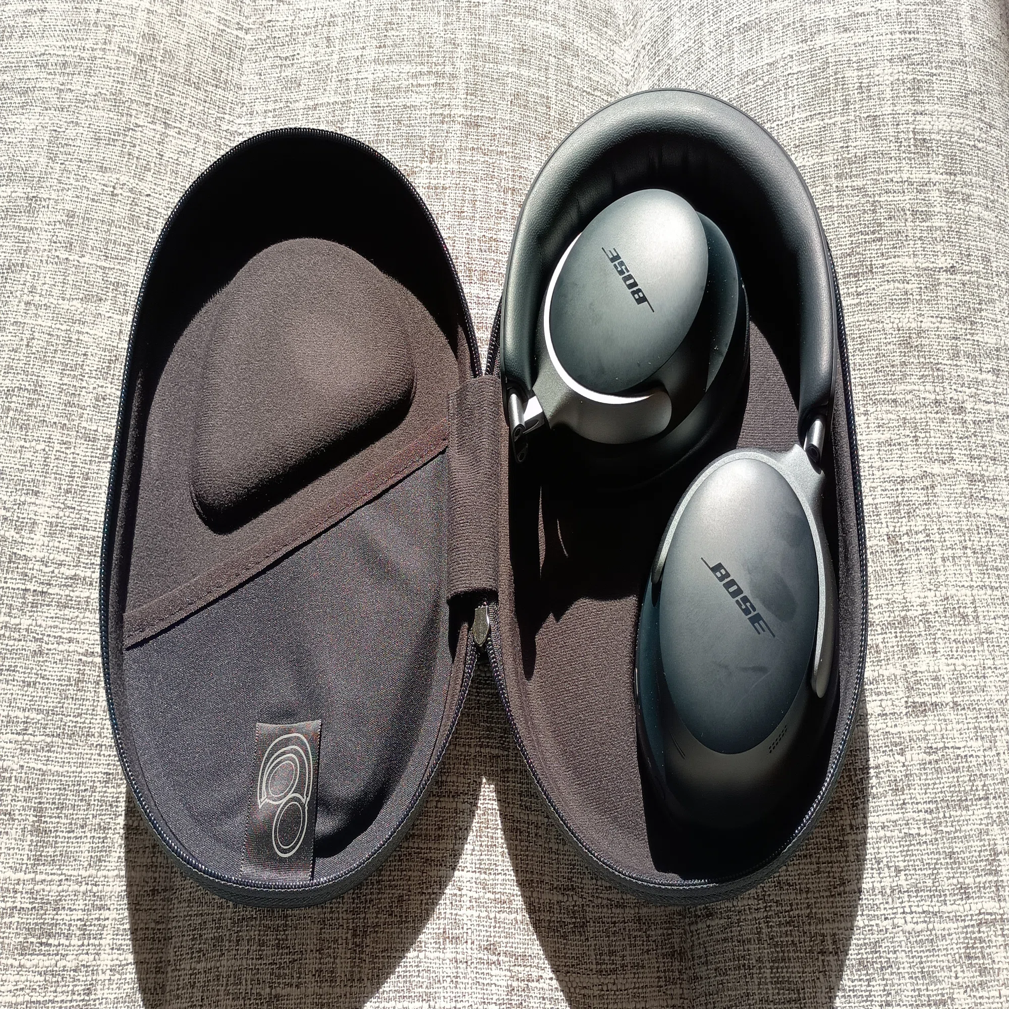 超人気！BOSE ノイズキャンセリング ヘッドホン QC3 （ほぼ未使用) 耳 