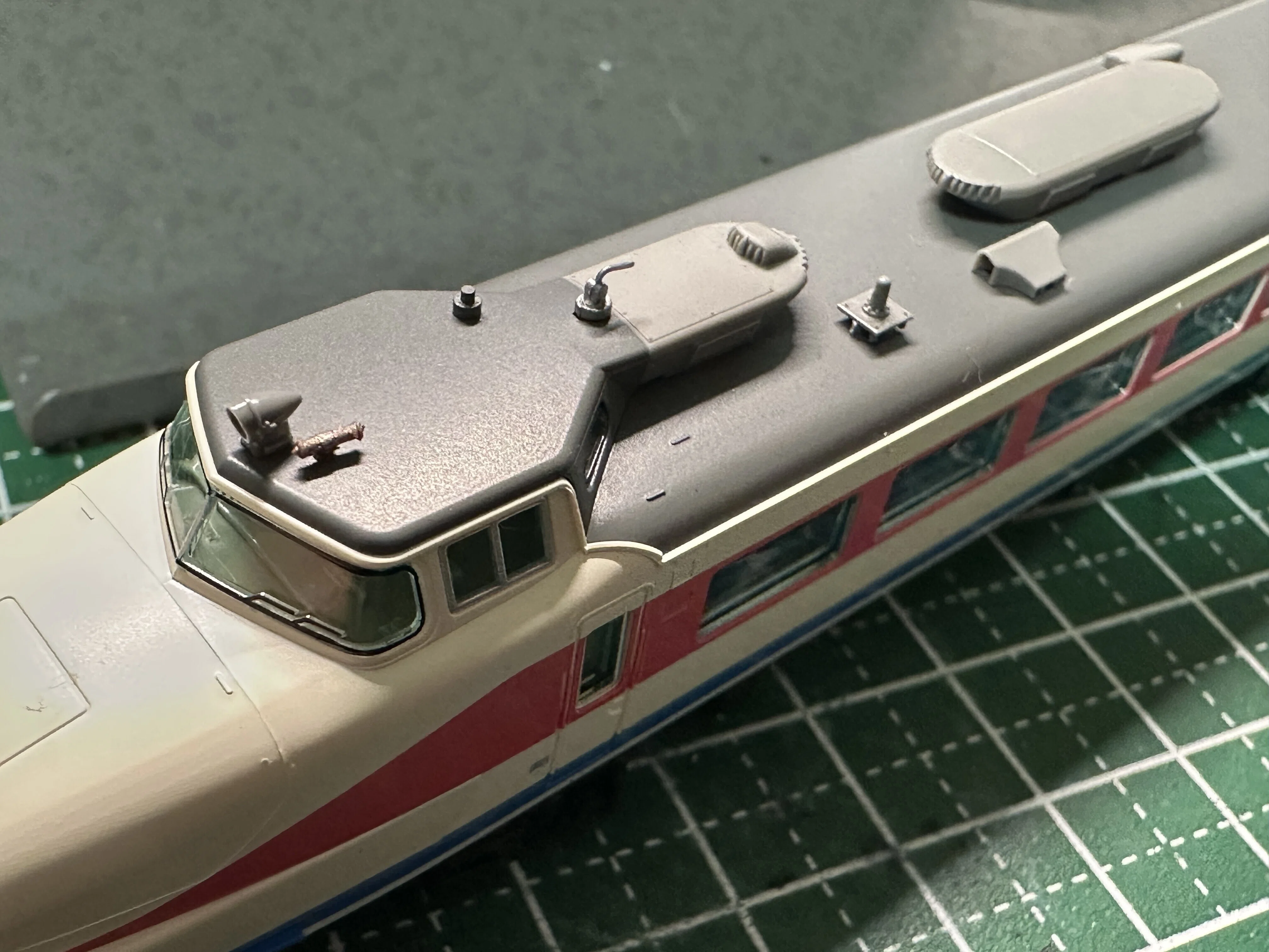 489系（金沢運転所・H03編成・白山）を弄る（その2）純正パーツ取付