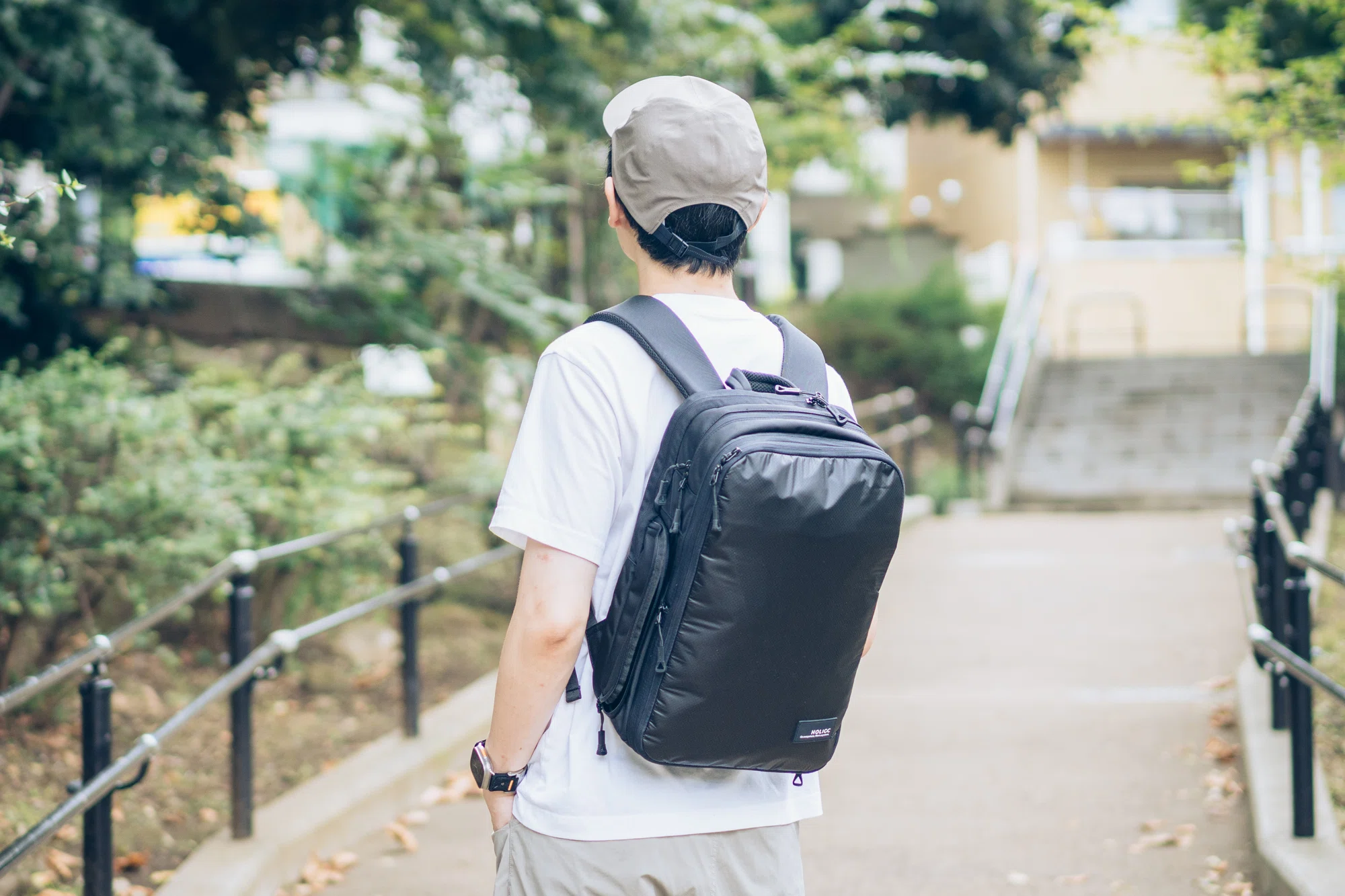 HOLICC One miniで叶えた「旅の荷物を減らす」という小さな革命 