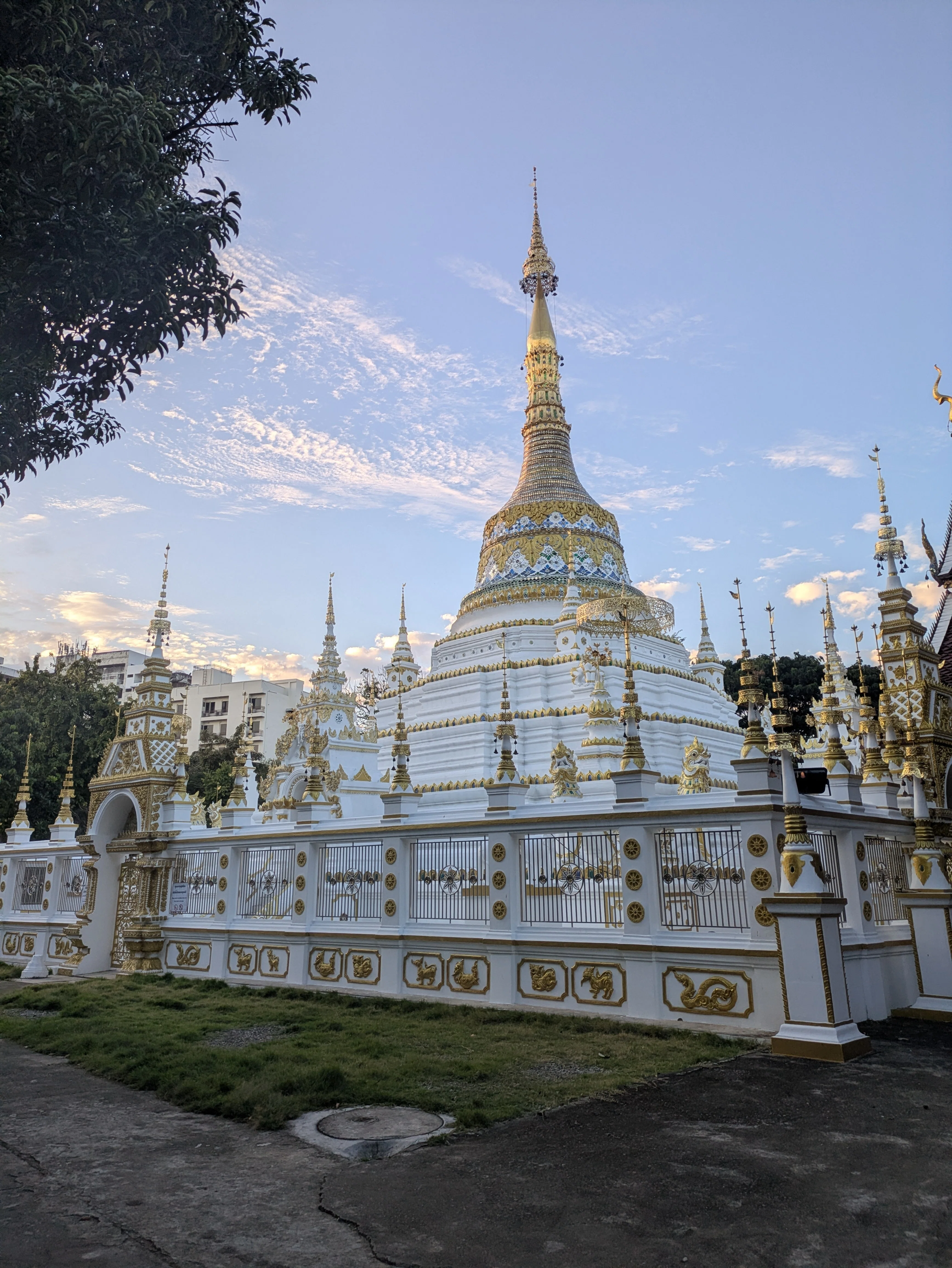 あとから分かったタイの旅②-1チェンマイ旧市街を歩いて出会った