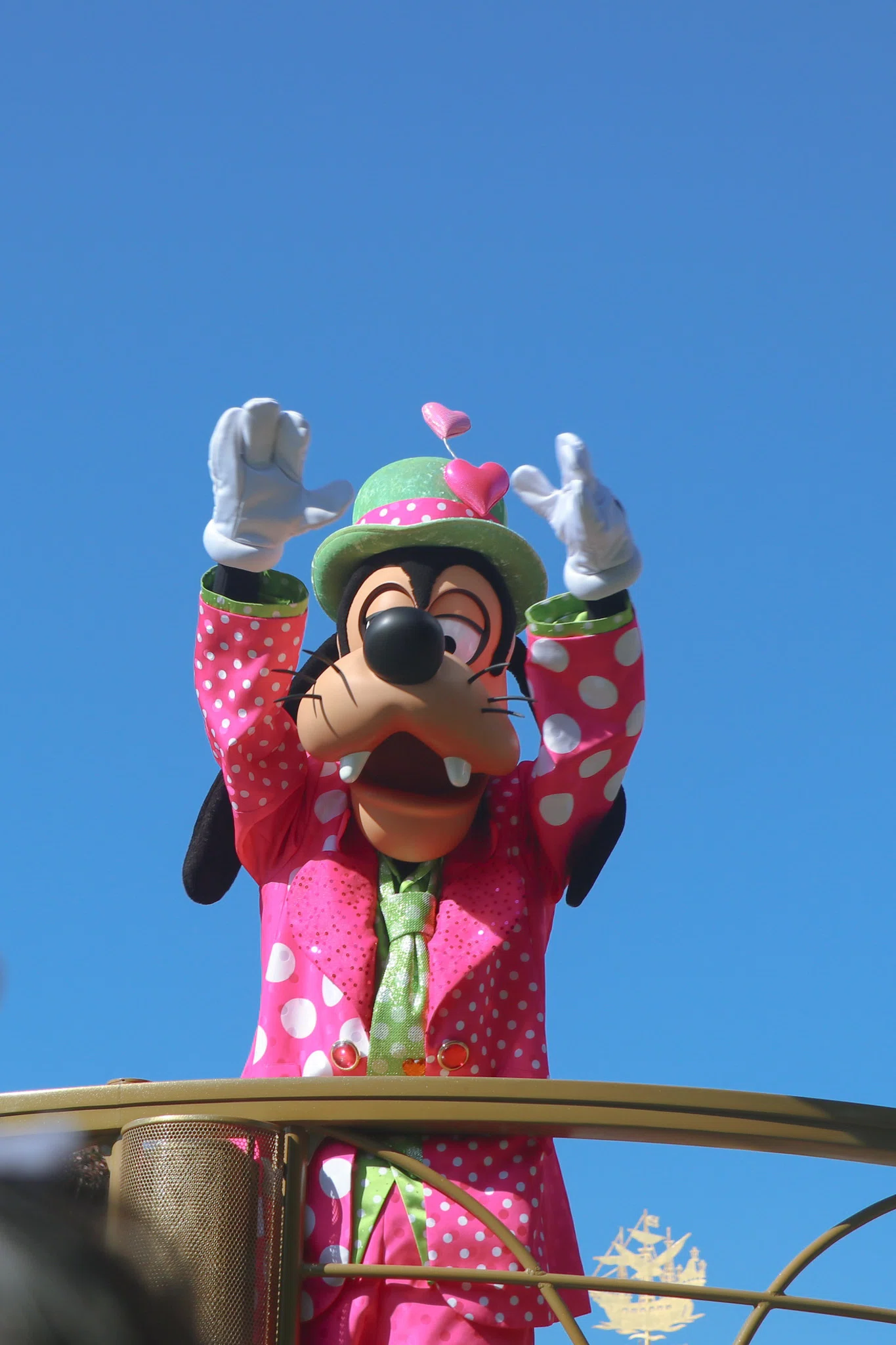 ピンク色のディズニーランド🏰｜miyu