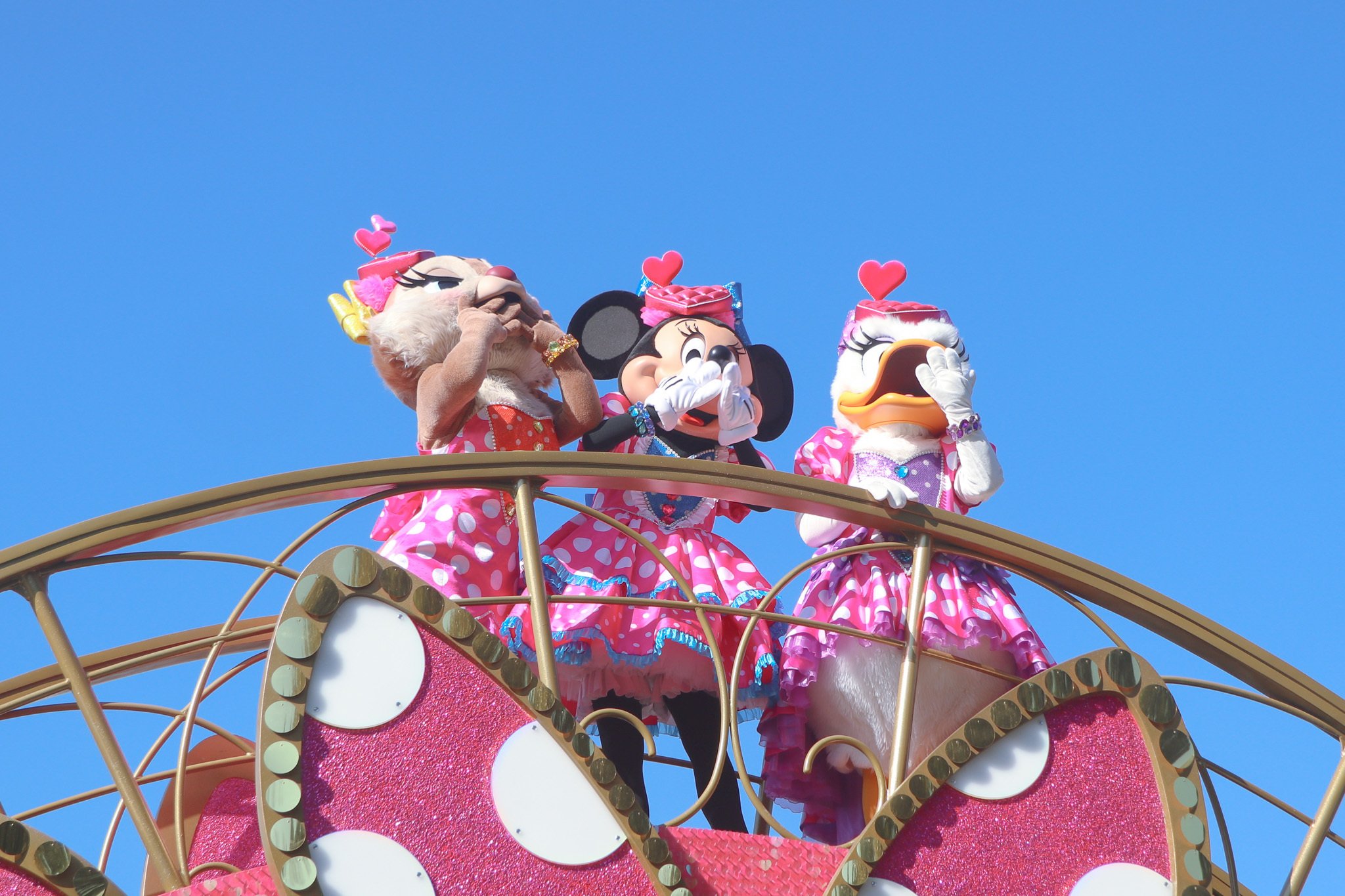 ピンク色のディズニーランド🏰｜miyu