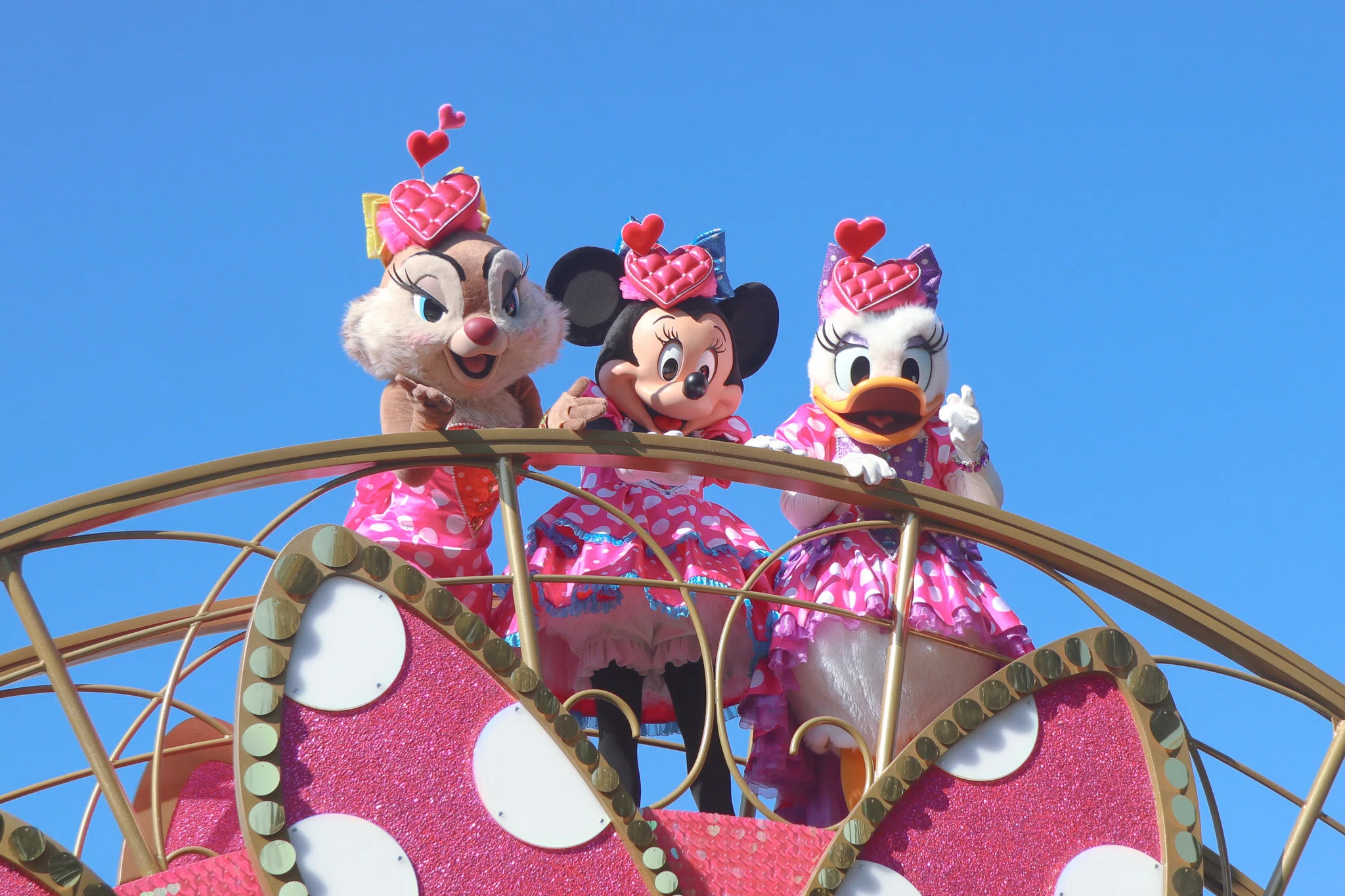 ピンク色のディズニーランド🏰｜miyu