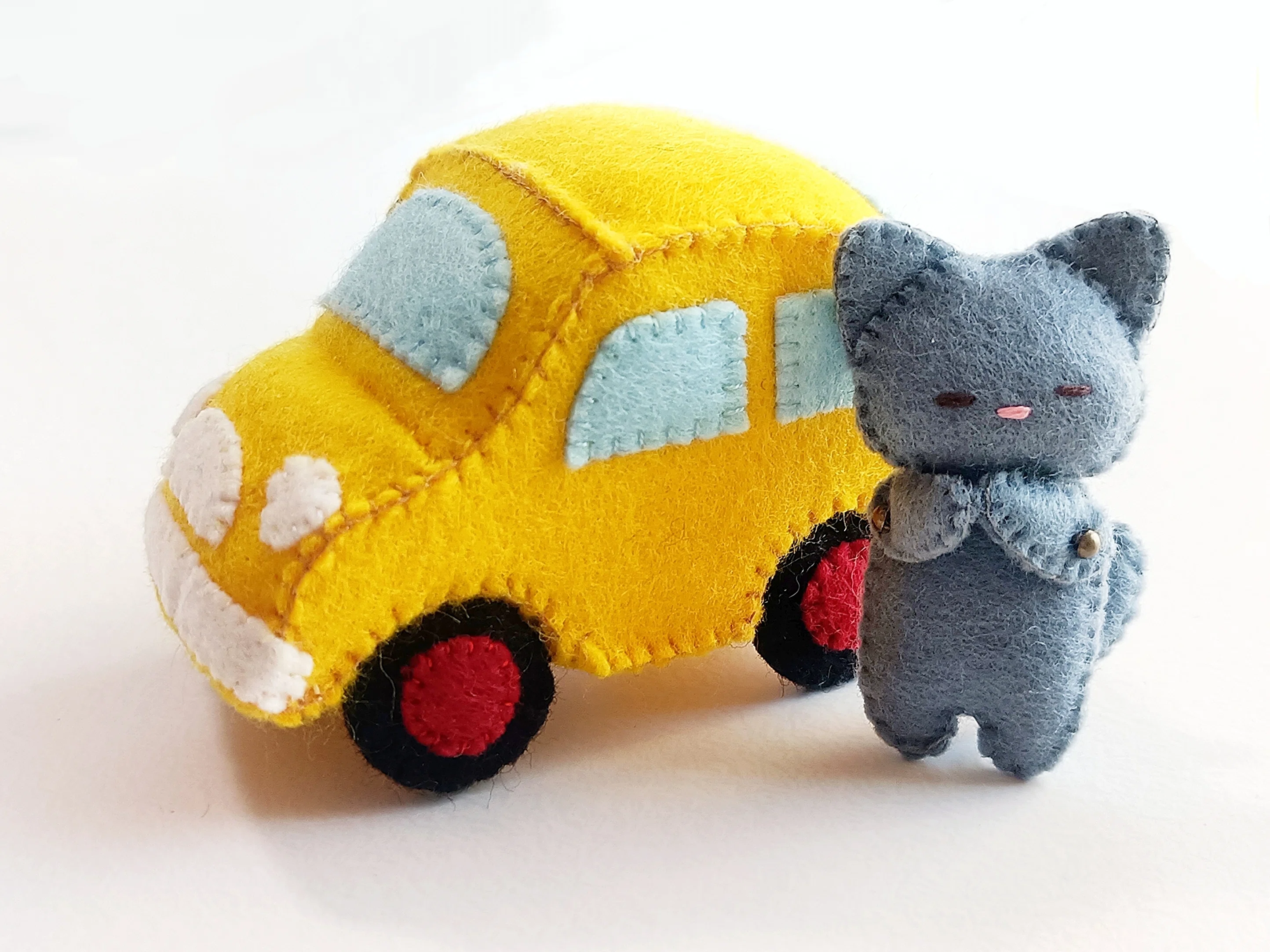 ※orangecrs※羊毛フェルトで作る車※ フェルトのレトロカーの試作｜みにもふ[minimofuu toy/mimiminini/mewfelt]