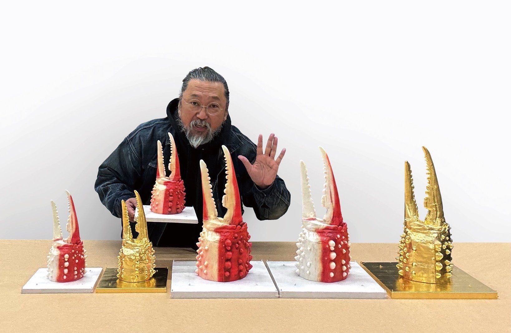 カニの爪のソフトビニール作品！｜村上 隆