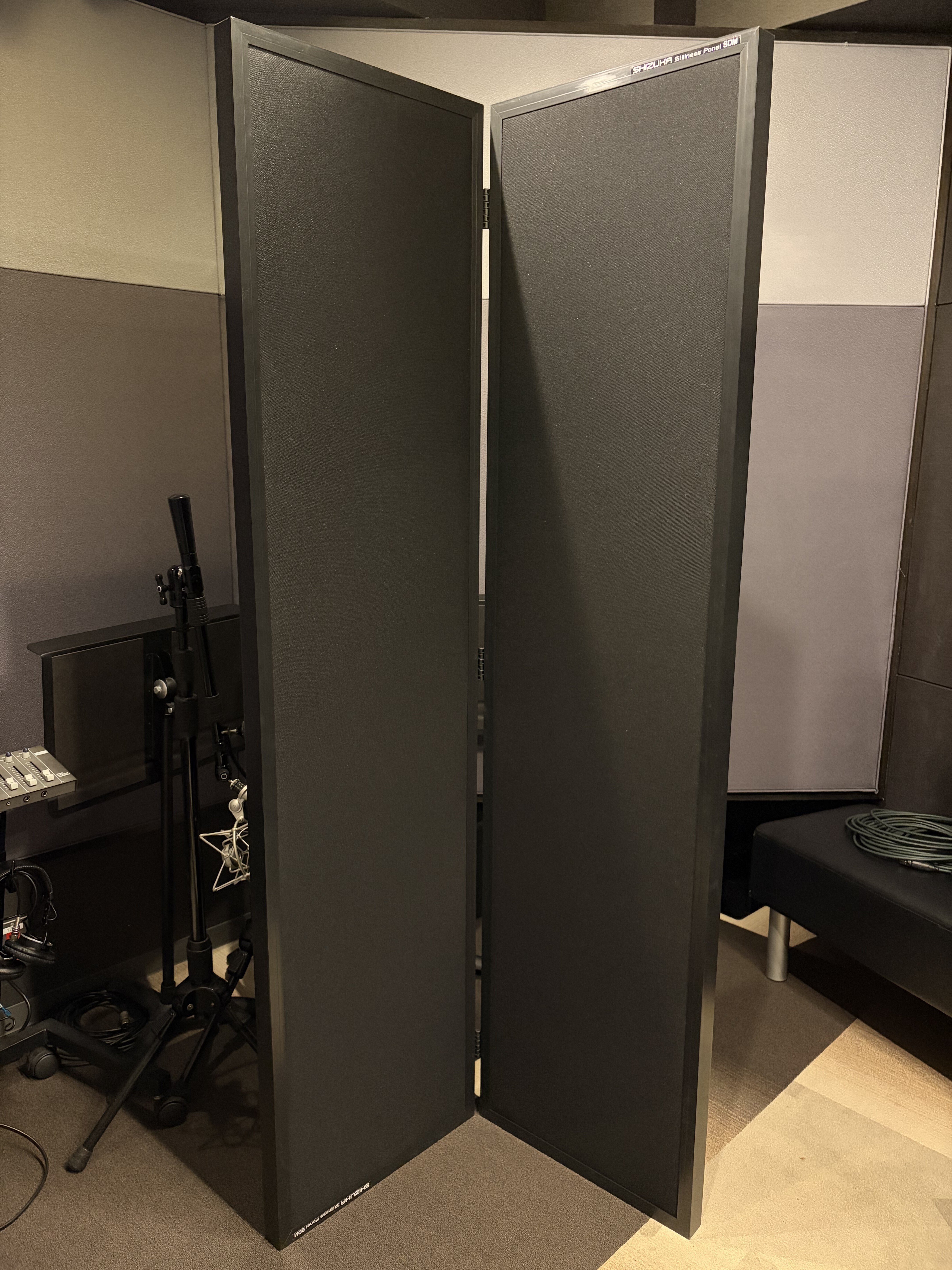 実機レビュー】プロが選ぶ吸音パネル「SHIZUKA Stillness Panel (SDM