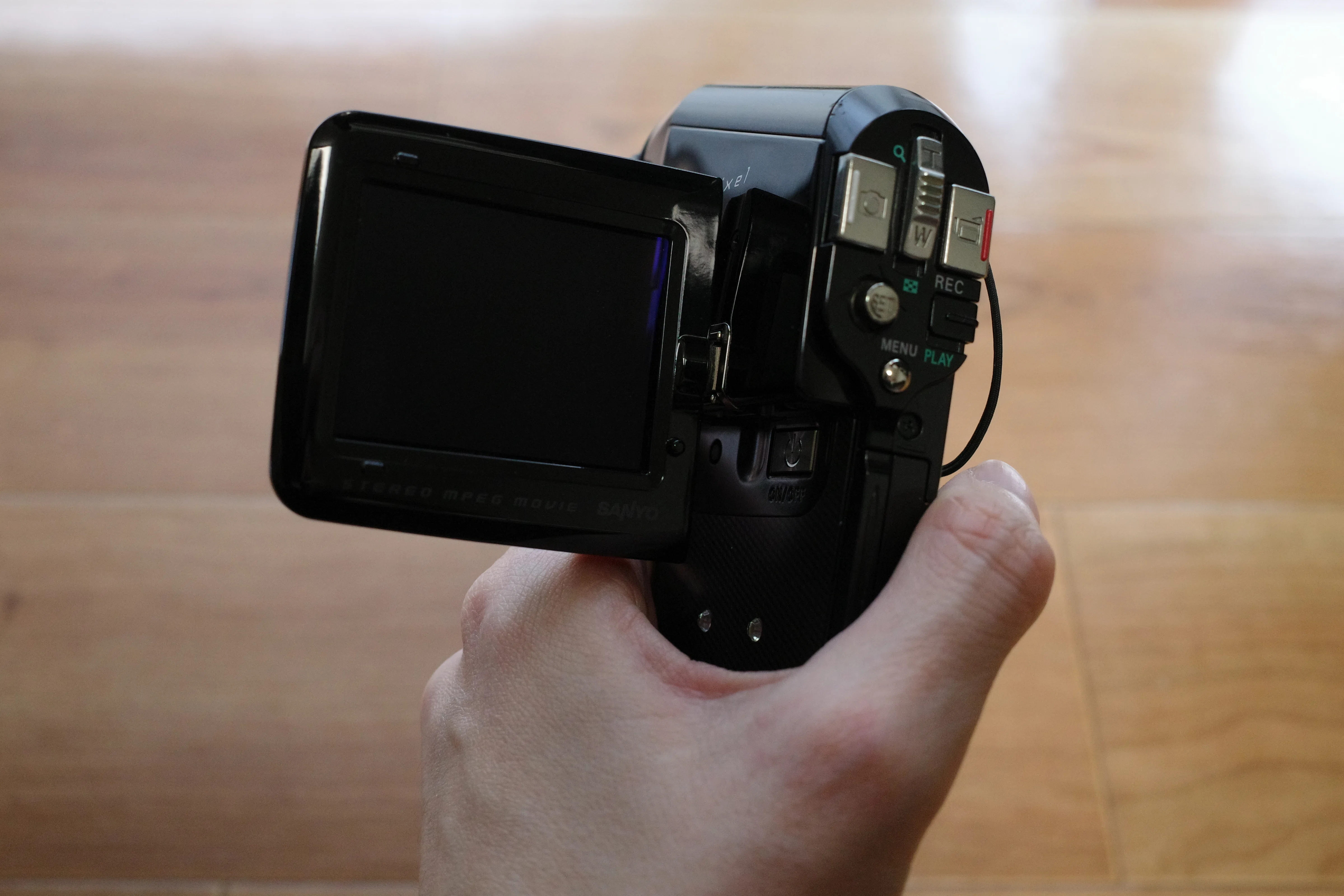 圧倒的平成感！SANYO Xactiで中野フォトウォークしてきた｜つぐさね