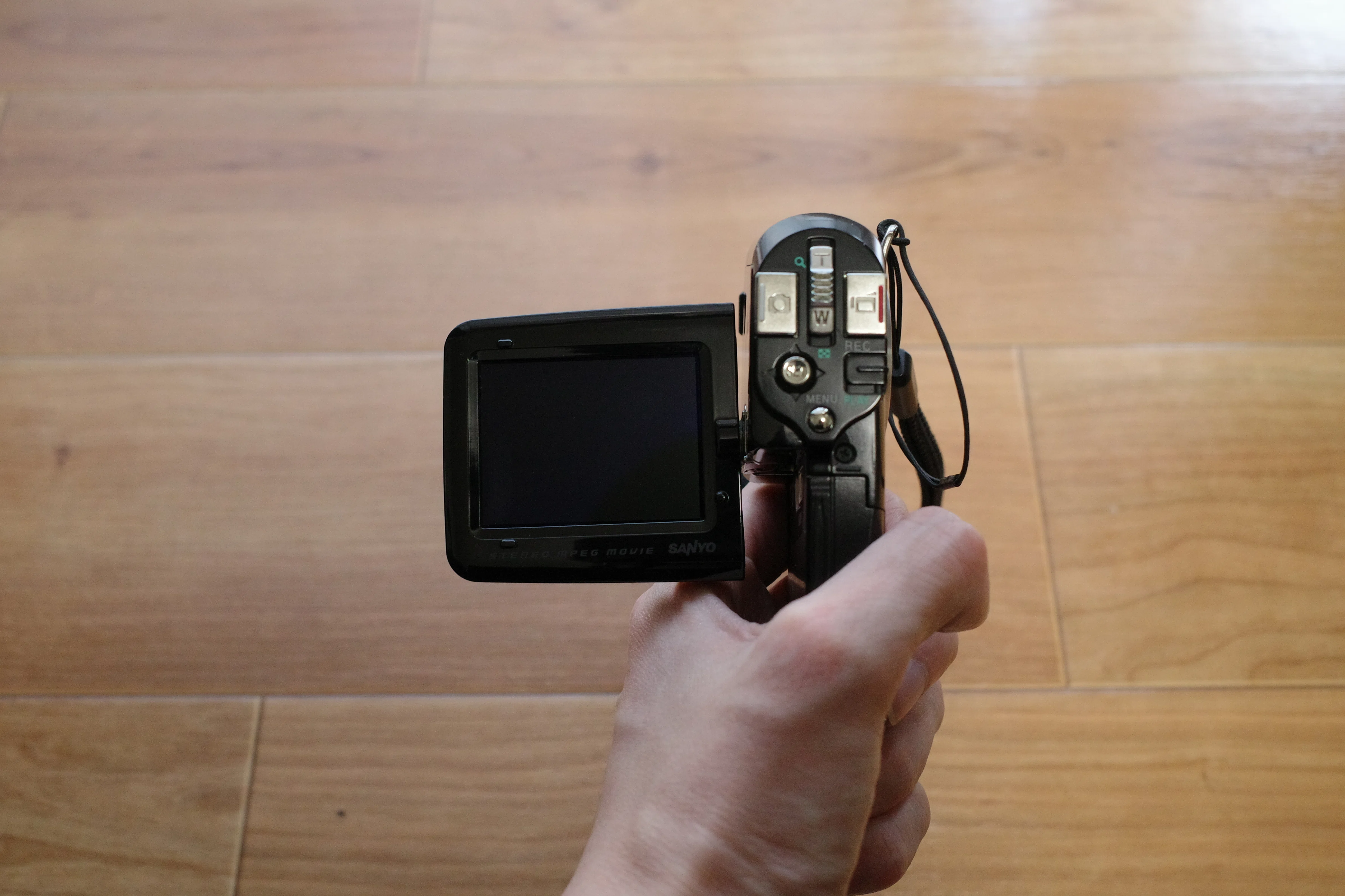 圧倒的平成感！SANYO Xactiで中野フォトウォークしてきた｜つぐさね