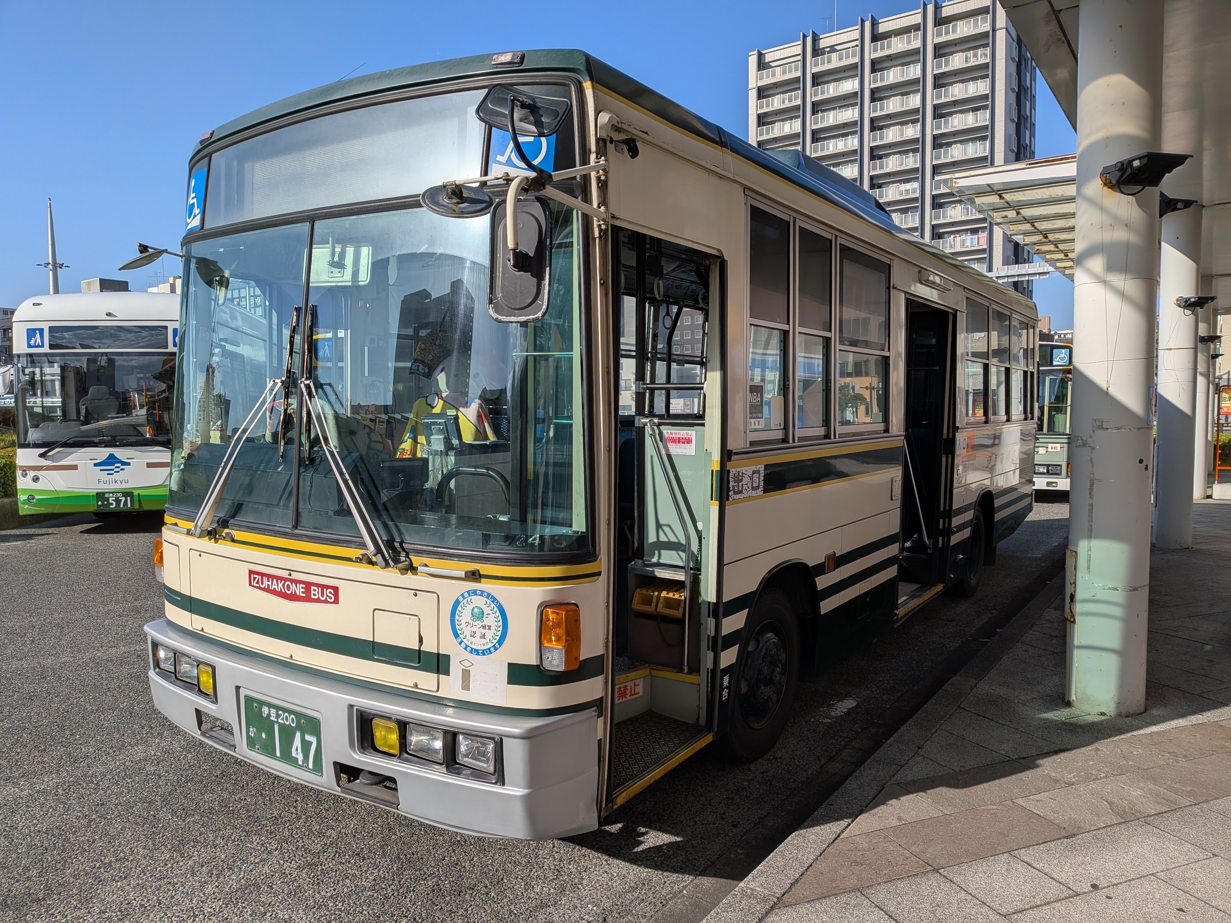 伊豆箱根バス 147｜ﾆｰﾖﾝｲﾁｻﾝ