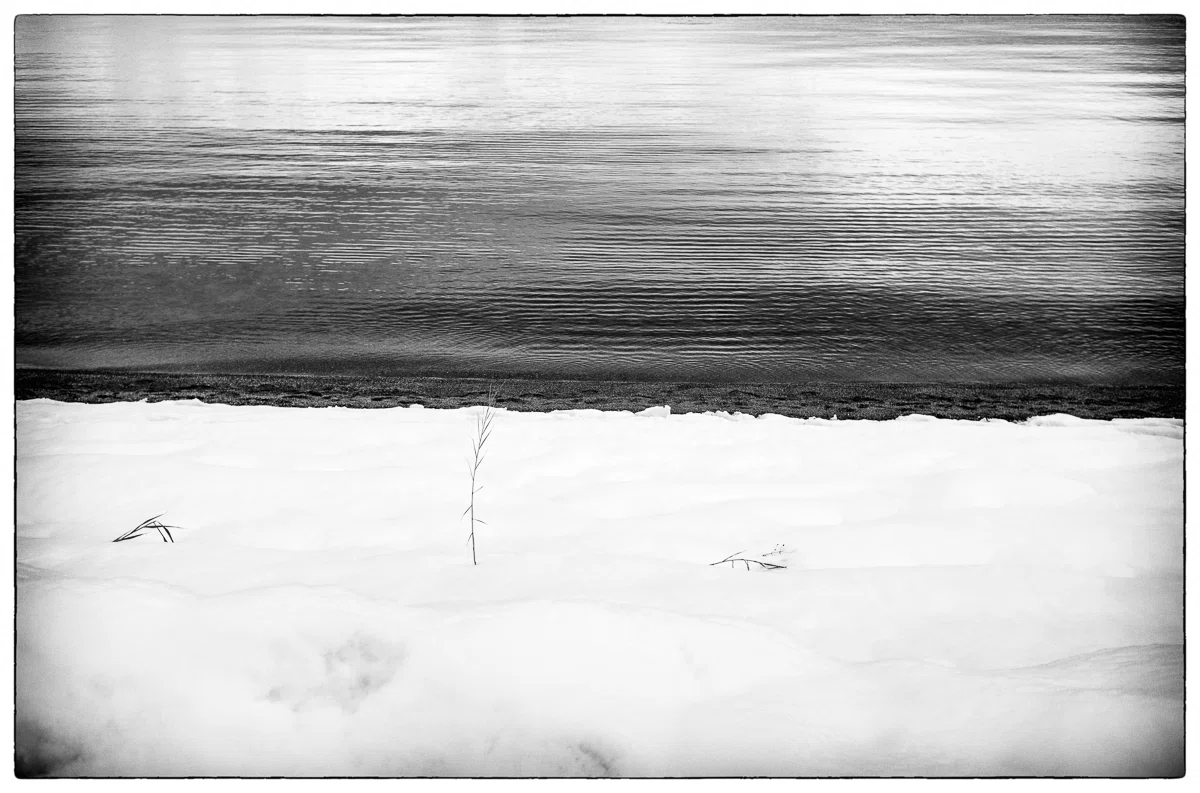 写真】雪と湖畔、モノクロームな旅｜キートン福永|keaton_fukunaga