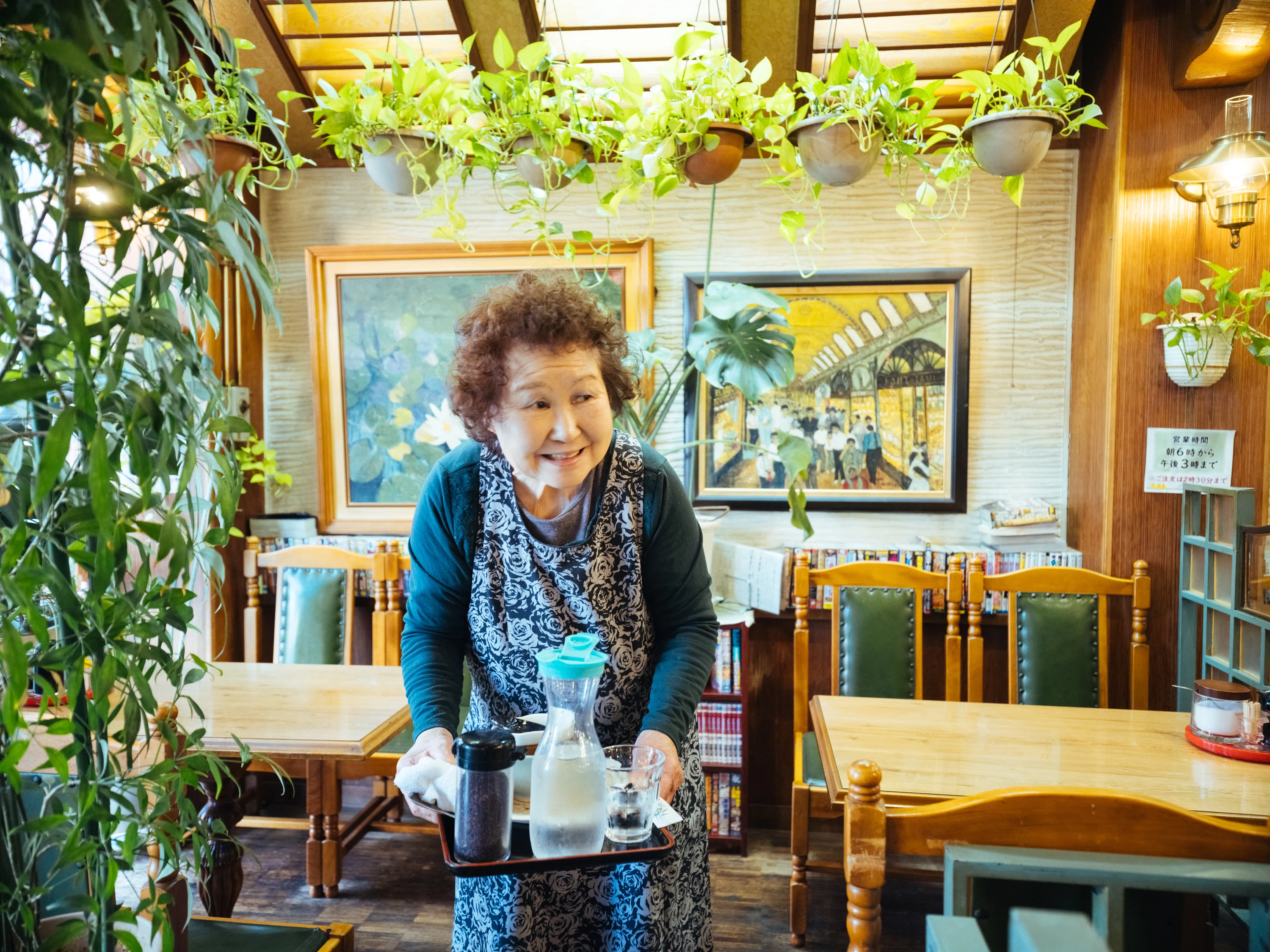 ひとりで和歌山】妄想ひろがる昭和喫茶で、時代をトリップ｜南海電車が