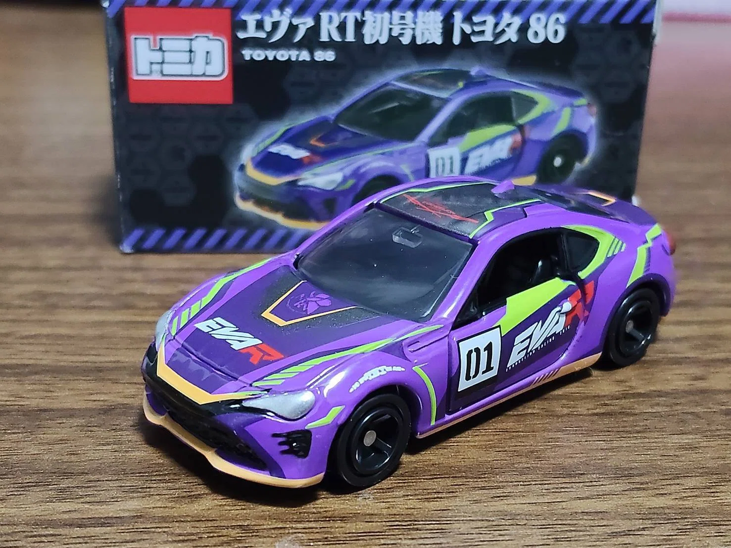 サポルト特注トミカ『エヴァンゲリオンレーシング』トヨタ86｜岡田衛