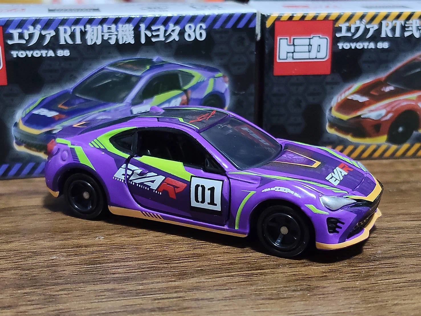 サポルト特注トミカ『エヴァンゲリオンレーシング』トヨタ86｜岡田衛