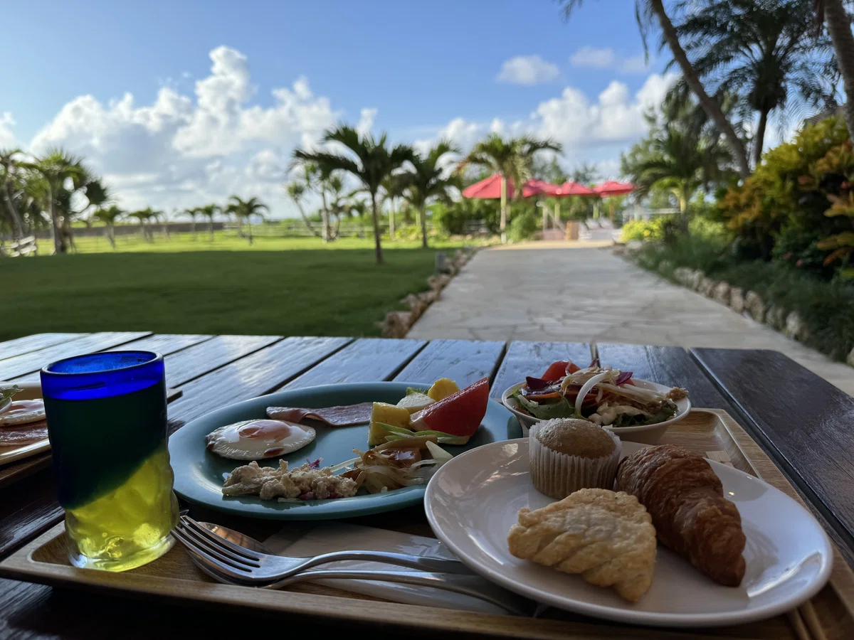 テラスで食べる朝食