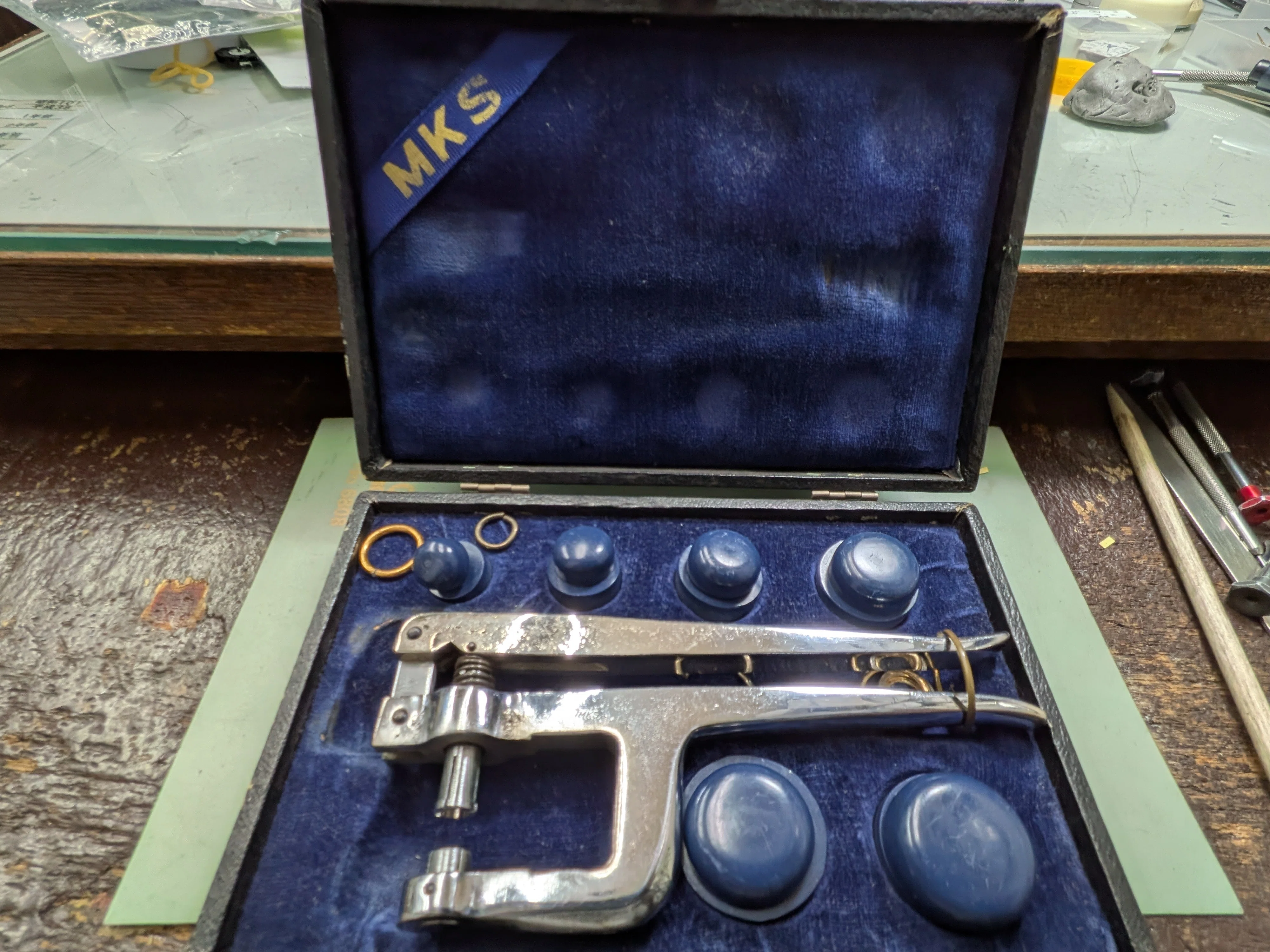 風防の交換｜富屋時計店
