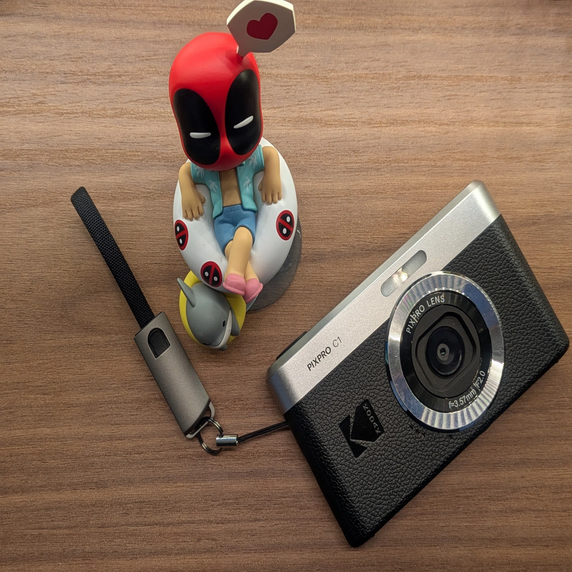 1万円台のKodak PIXPRO C1でコンデジ欲を満たす。Type-Cケーブルを 