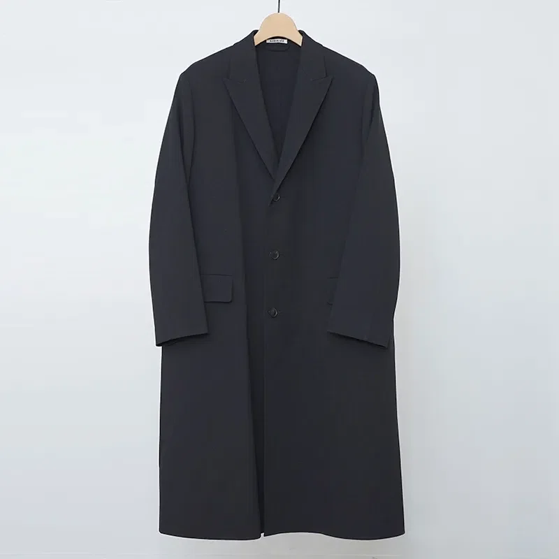 AURALEE】STRUCTURED WOOL GABARDINE HAND SEWN COAT｜生地が語る一着