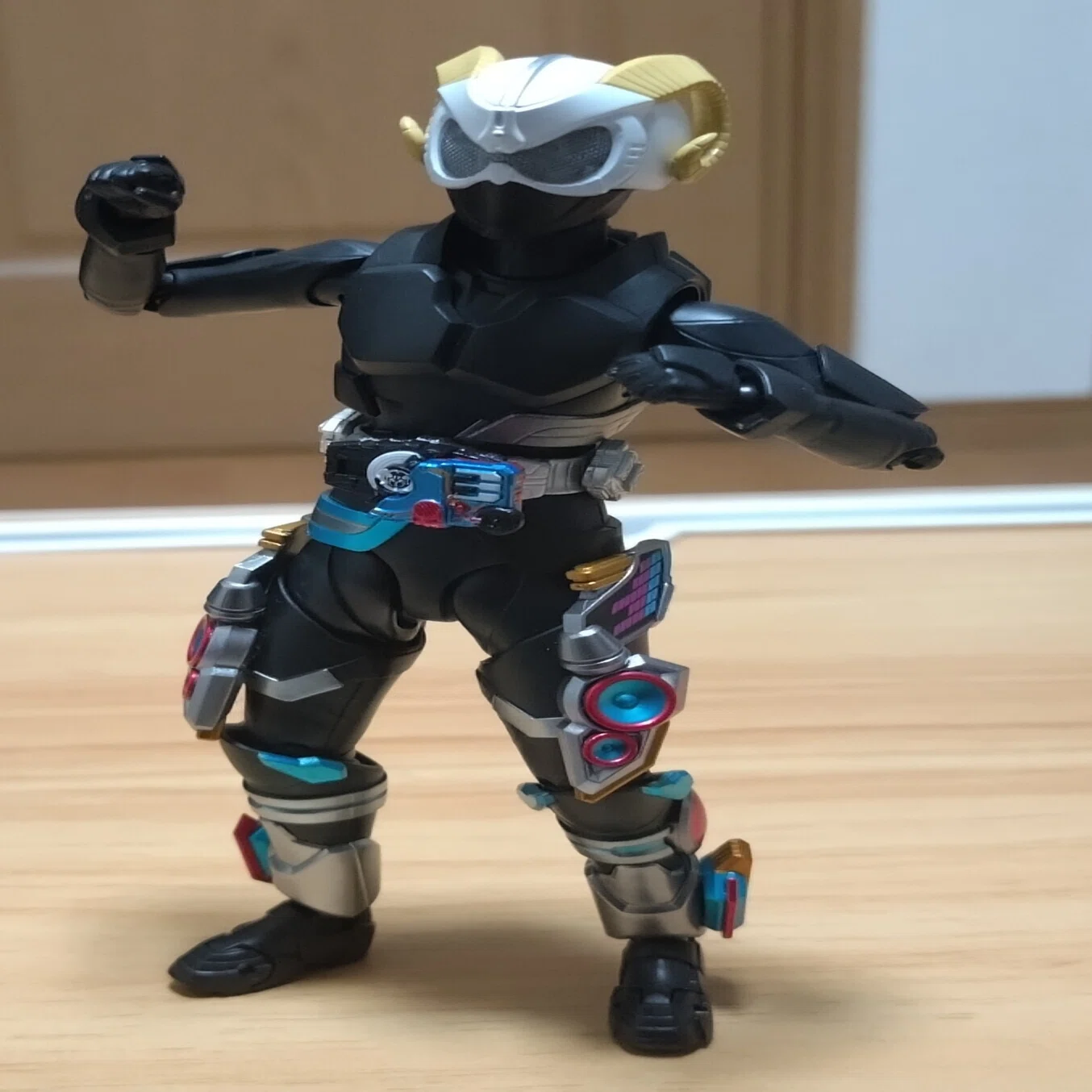 S.H.Figuarts 仮面ライダーナーゴ エントリーレイズフォーム 