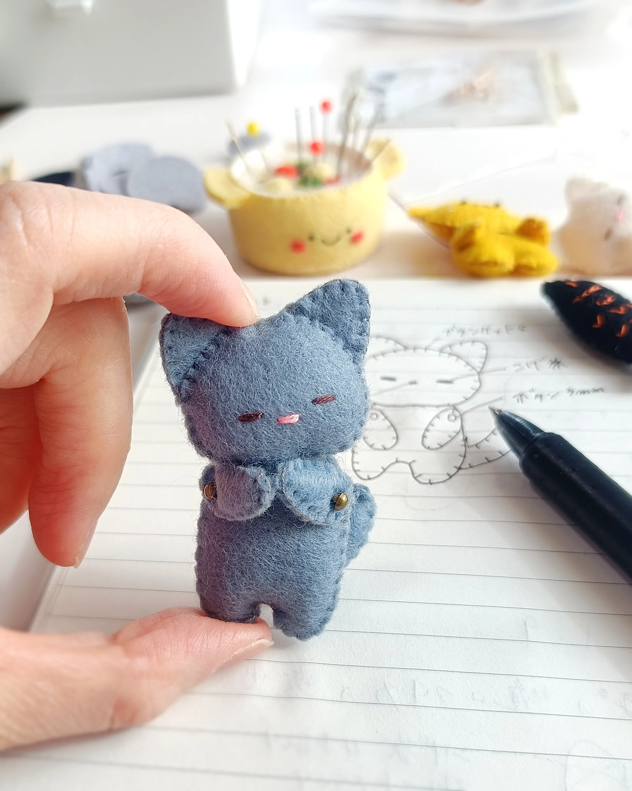 2mm厚フェルトで作るレトロな車｜みにもふ[minimofuu toy/mimiminini