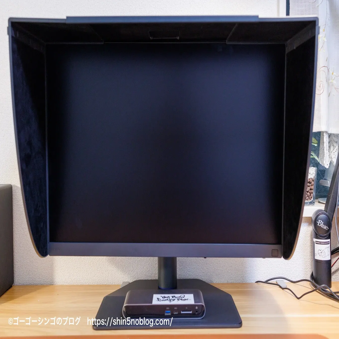 遮光フードを捨てた日。BenQ ScreenBar Halo 2でデスク環境が一変した 