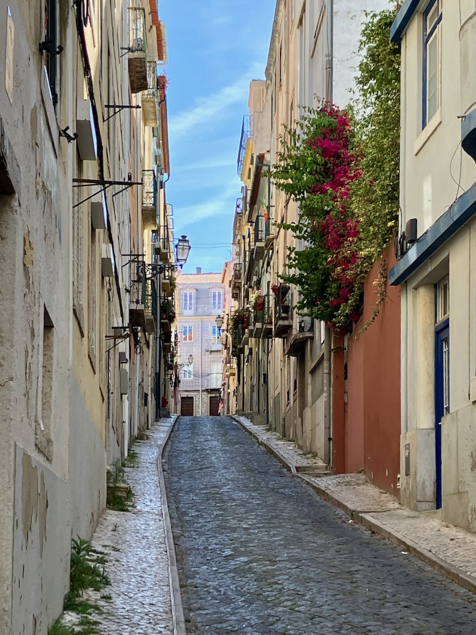 記憶の写真 : リスボン '23 - 路地裏｜Jose