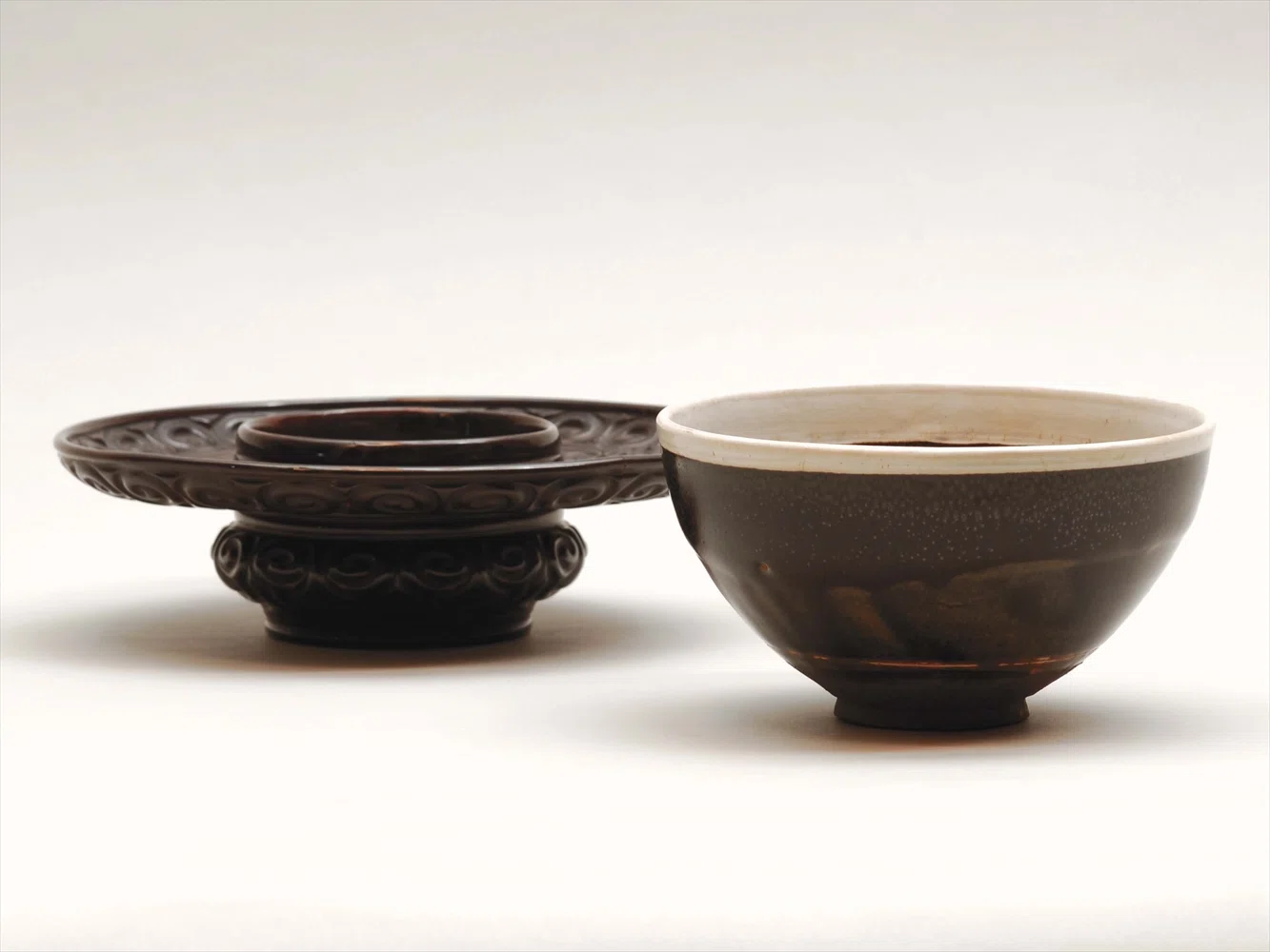 重文 白縁油滴天目茶碗【藤田美術館100選-8】｜藤田美術館