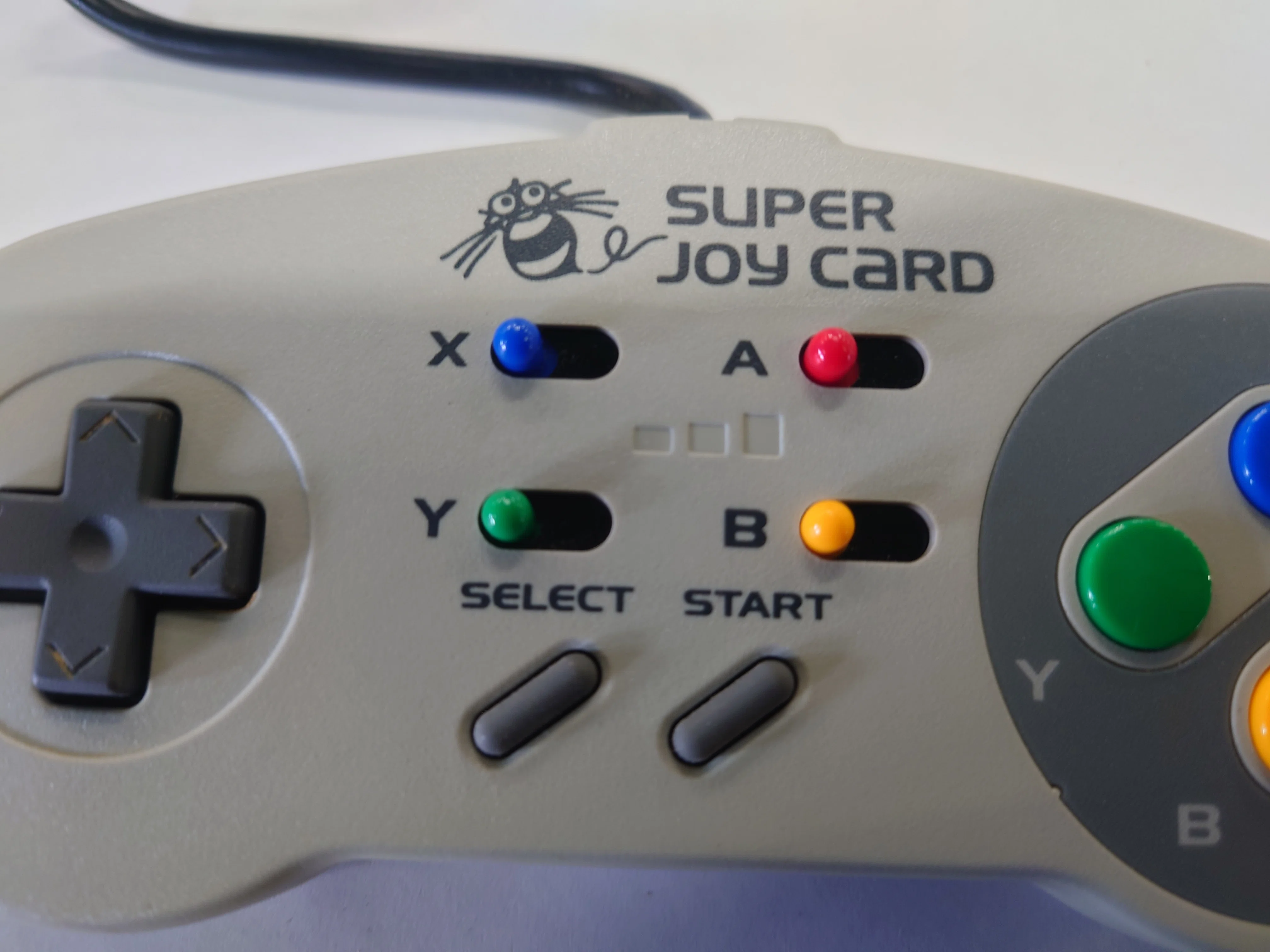 スーパーファミコン本体・連射機能スーパージョイカード・ボンバーマンソフト スーパージョイカードのちょっとした違い（連射スイッチ編）｜レトロ