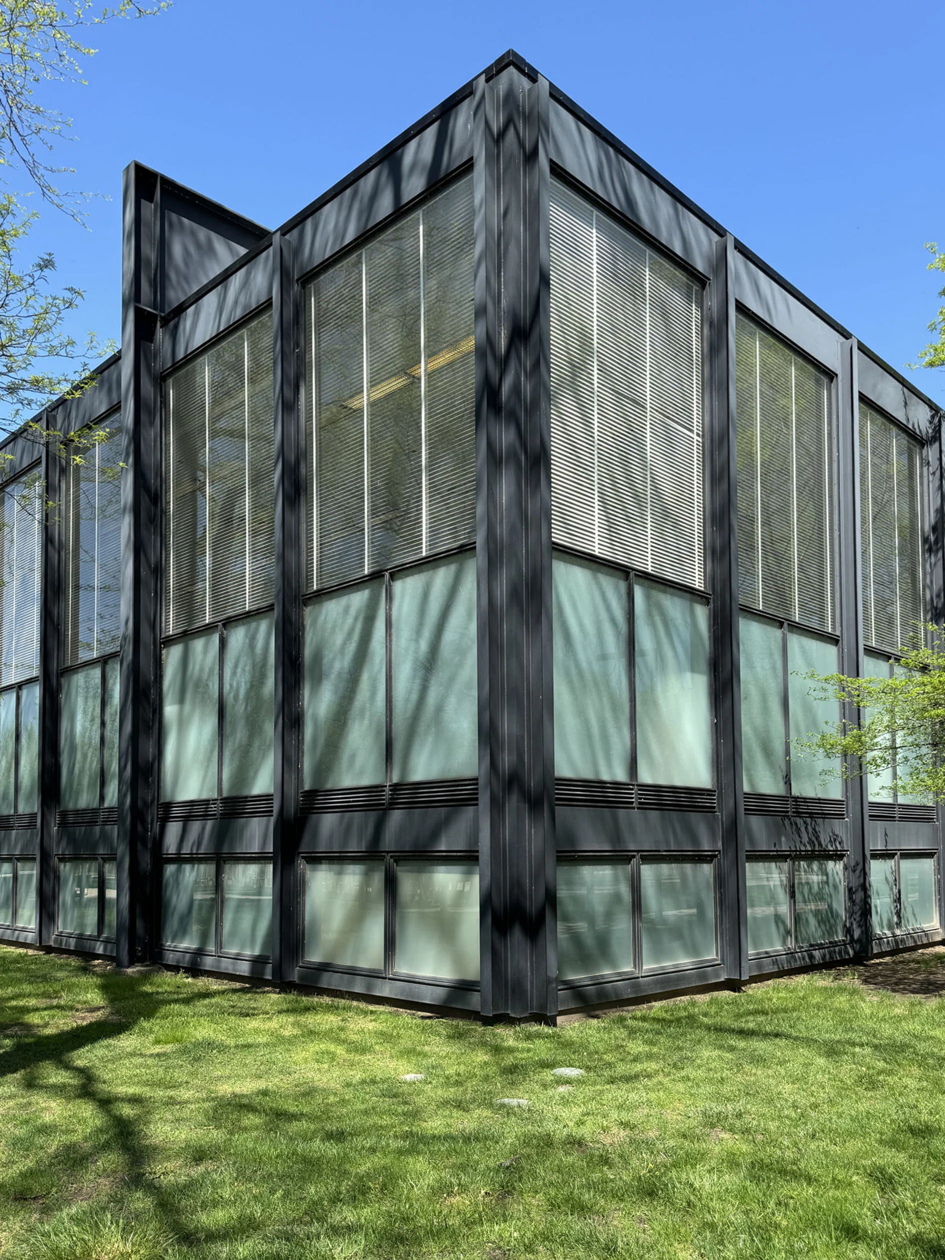 建築】イリノイ工科大学のクラウン・ホールは退屈な建物なのか