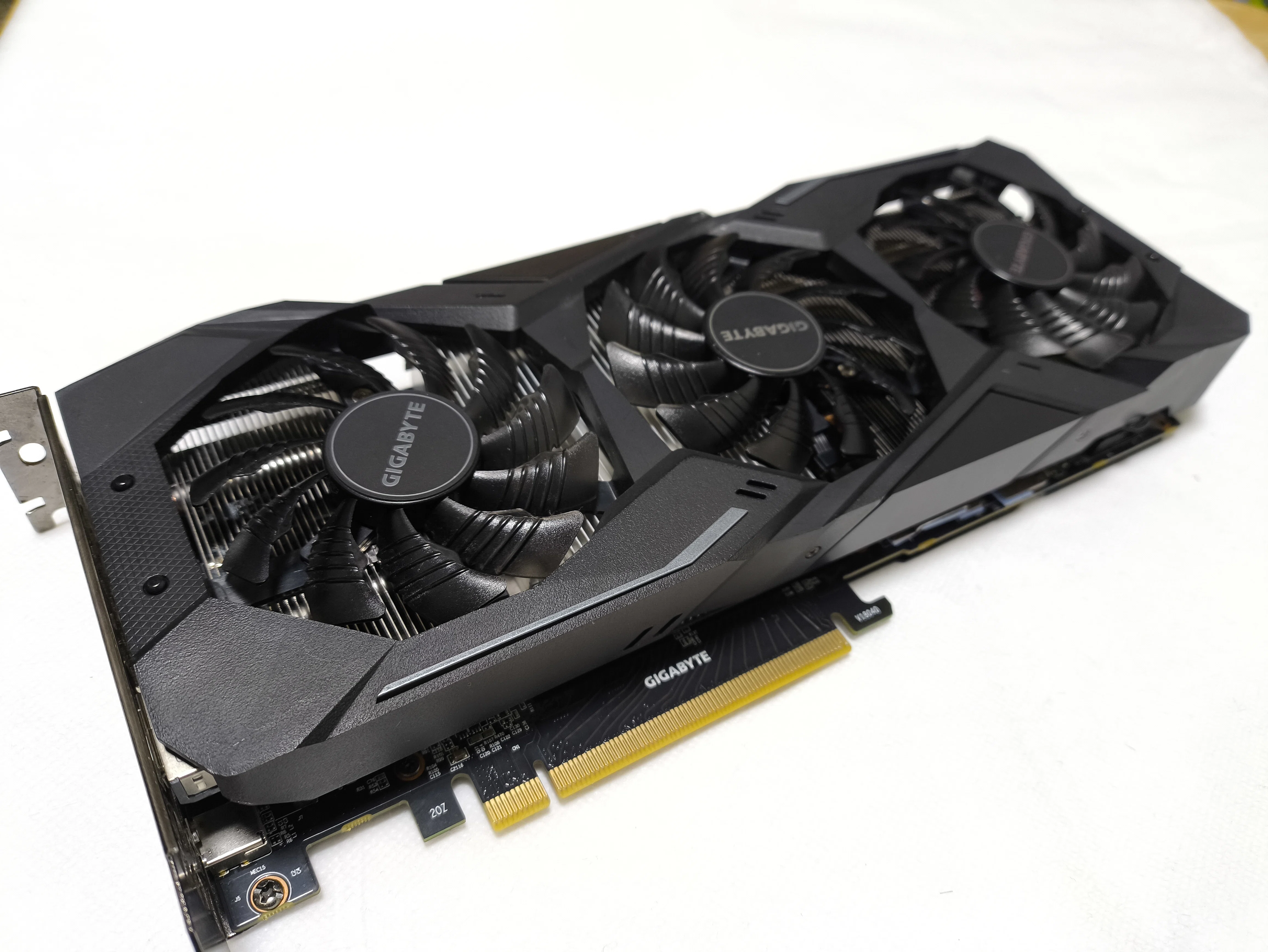 中古で買ったRTX2070を分解メンテしてさらに白塗装したらもう新品