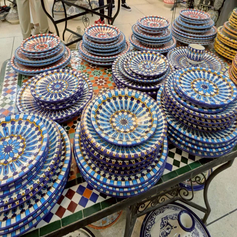フェズ陶器みやげ完全ガイド】おすすめ・値段・交渉のコツ｜割らずに 