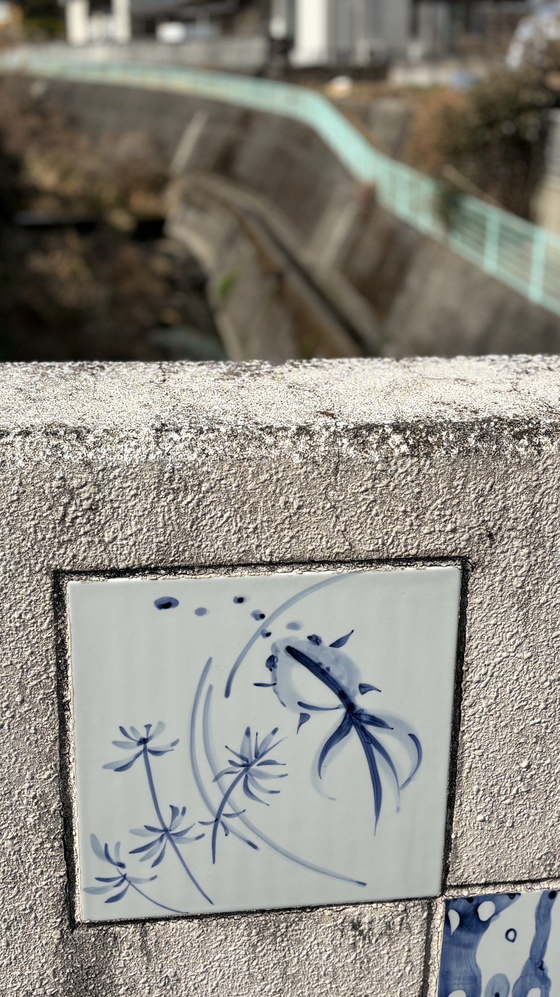 金魚柄の陶板を探してみた｜＃ヒキダシ