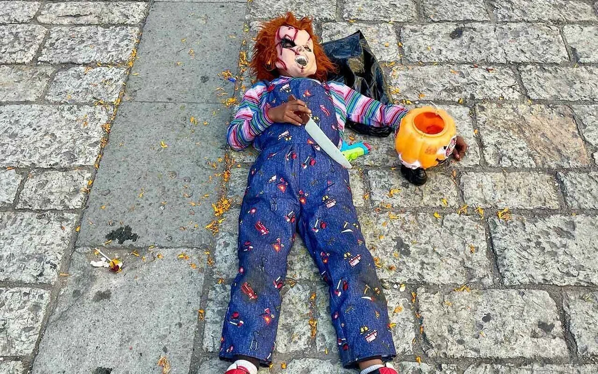 ハロウィンにお小遣いを稼ぐ子ども