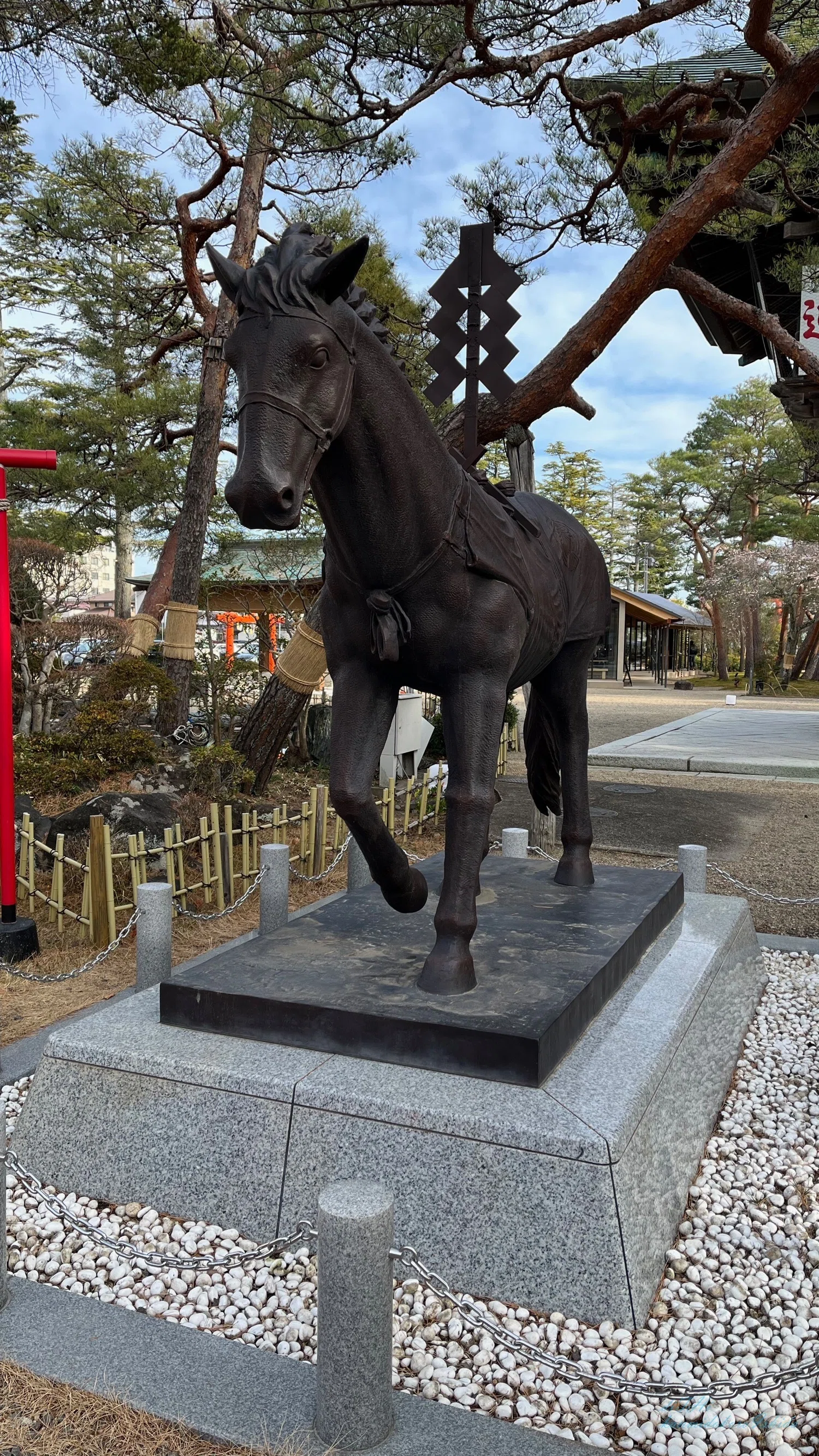 Guided by the Zodiac on a Trip to Sendai | Takekoma Shrine｜石田
