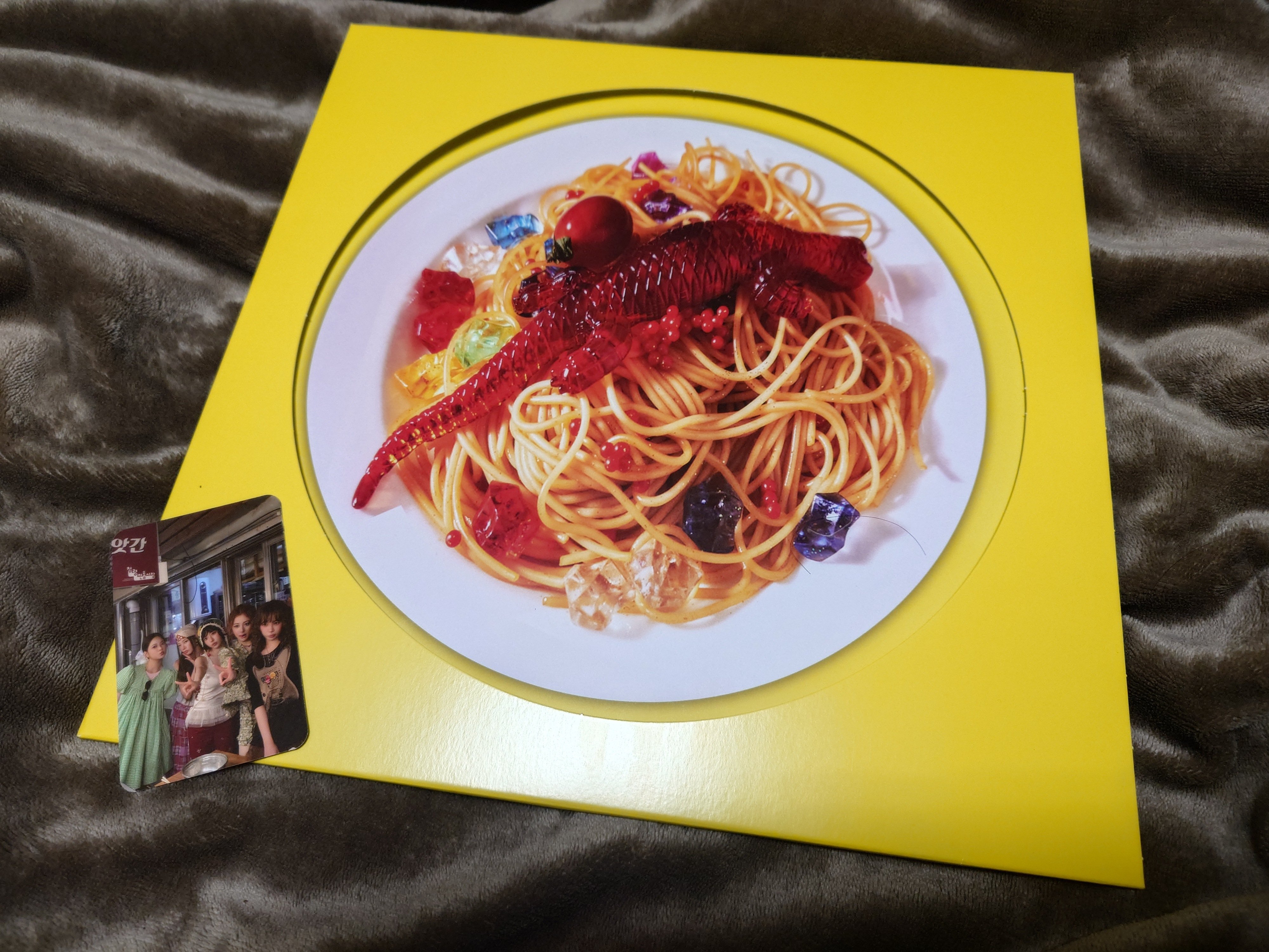 LE SSERAFIM『 SPAGHETTI 』の LP が届いたー！！｜Ronin-浪人-