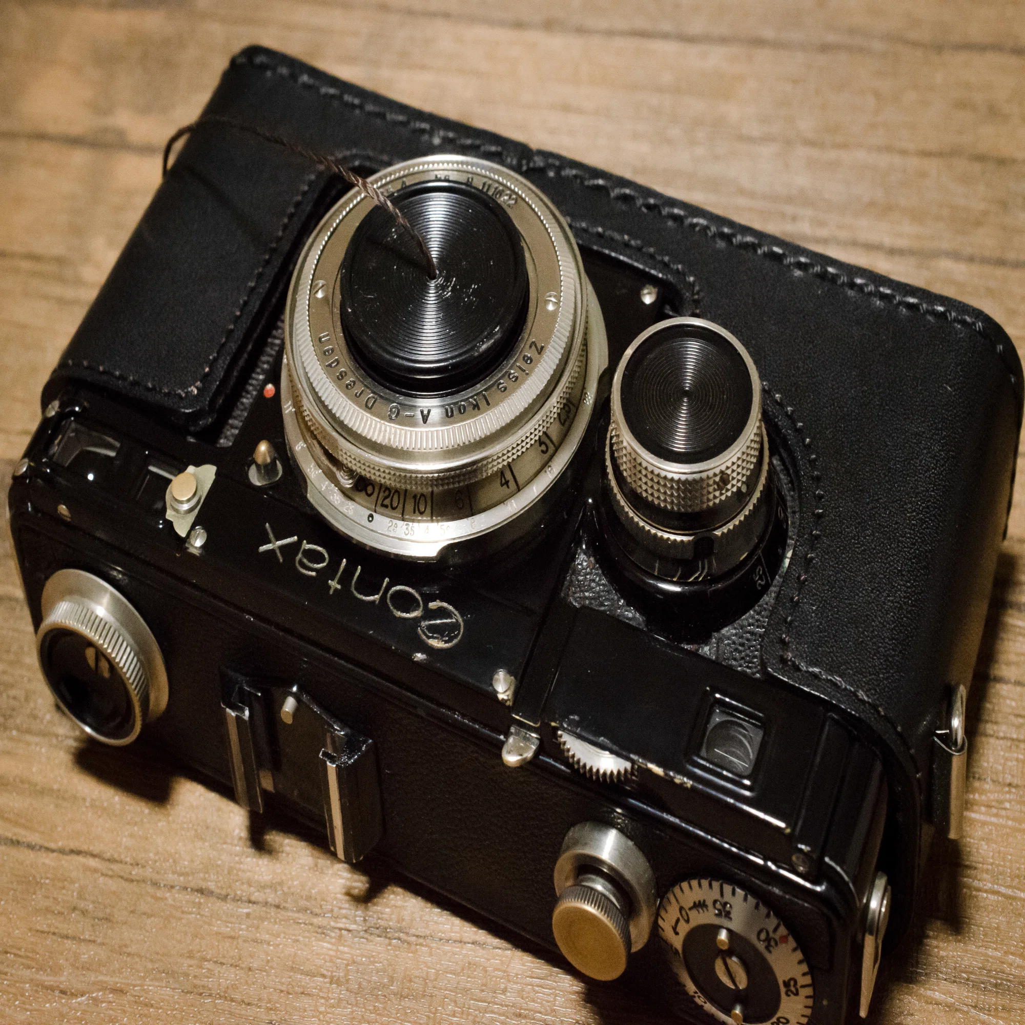 あなたのカメラの鷲の目『Carl Zeiss Jena Tessar 5cm f3.5』｜masato