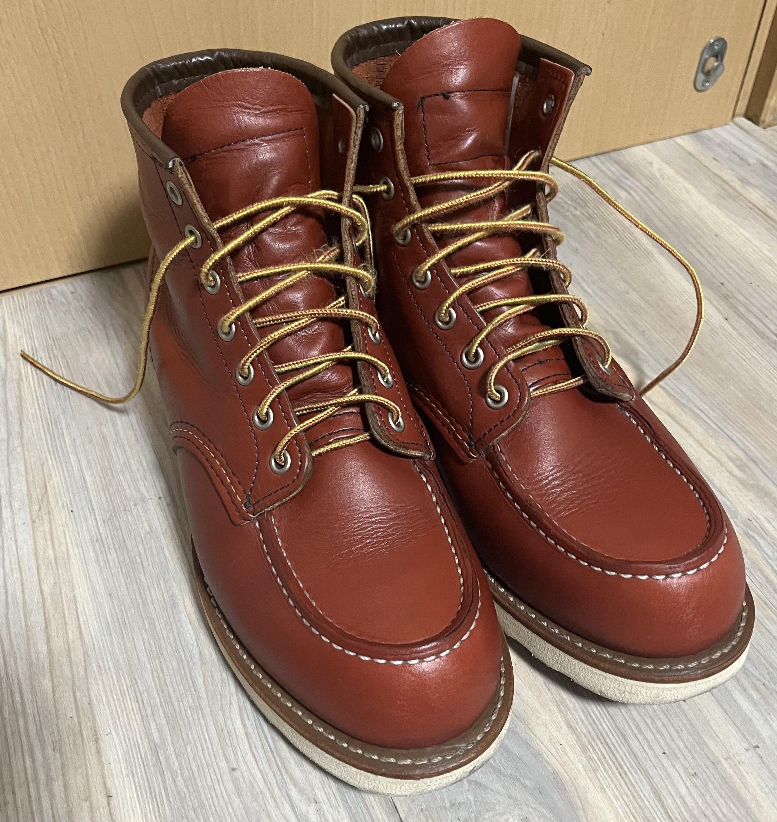 REDWING 8875 ”アイリッシュセッター”の「赤さ」はオイルで落ち着いて