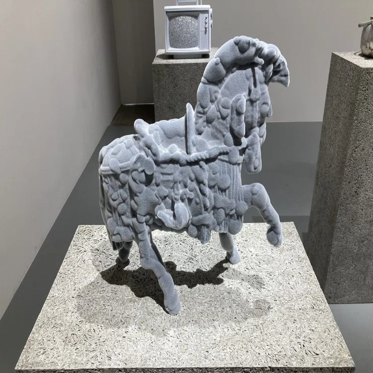 展評「名和晃平 Sentient」SCAI THE BATHHOUSE（東京都台東区）秋丸