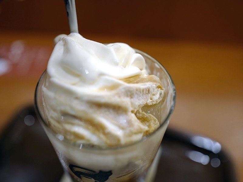 コーヒーフロートにくろねこ｜サカキシンイチロウ