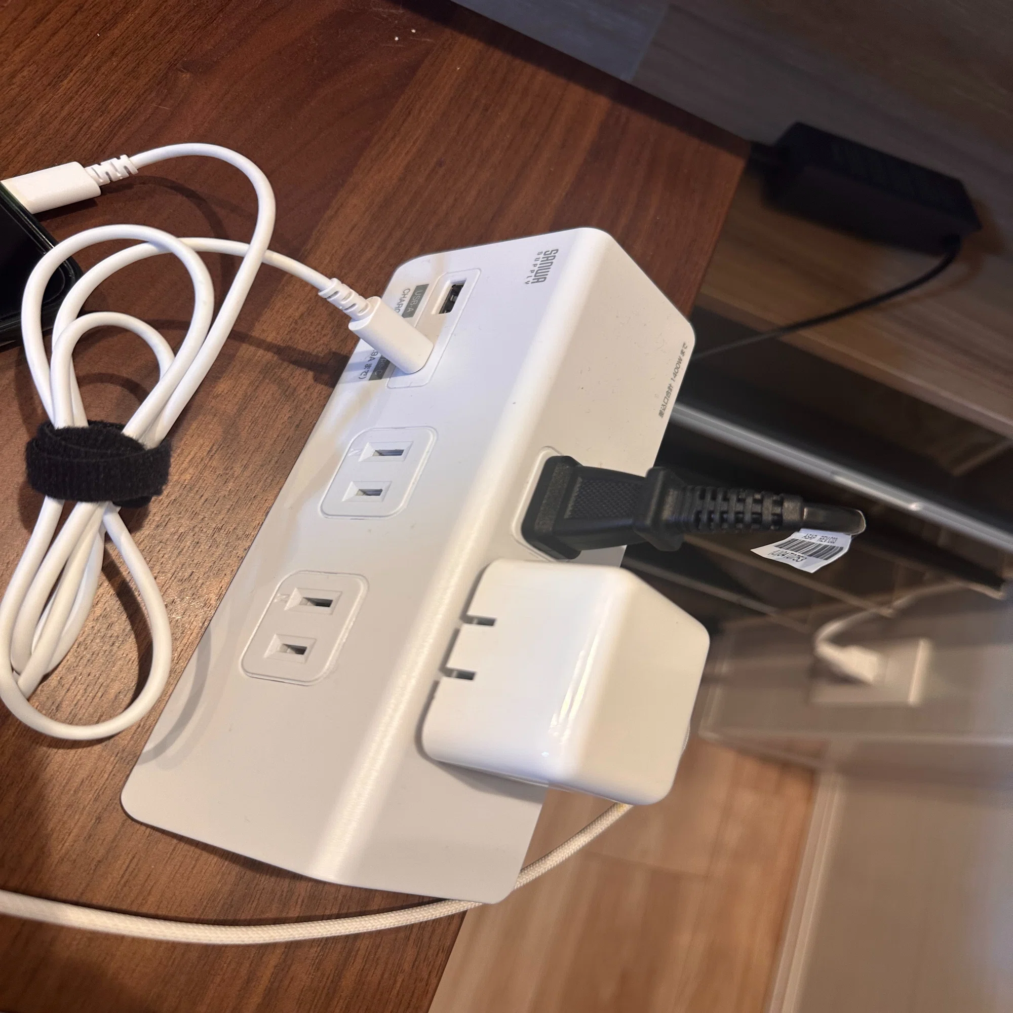 いつも部屋が綺麗な友人に聞いた、複数PC収納の答えが意外すぎた話｜旅 