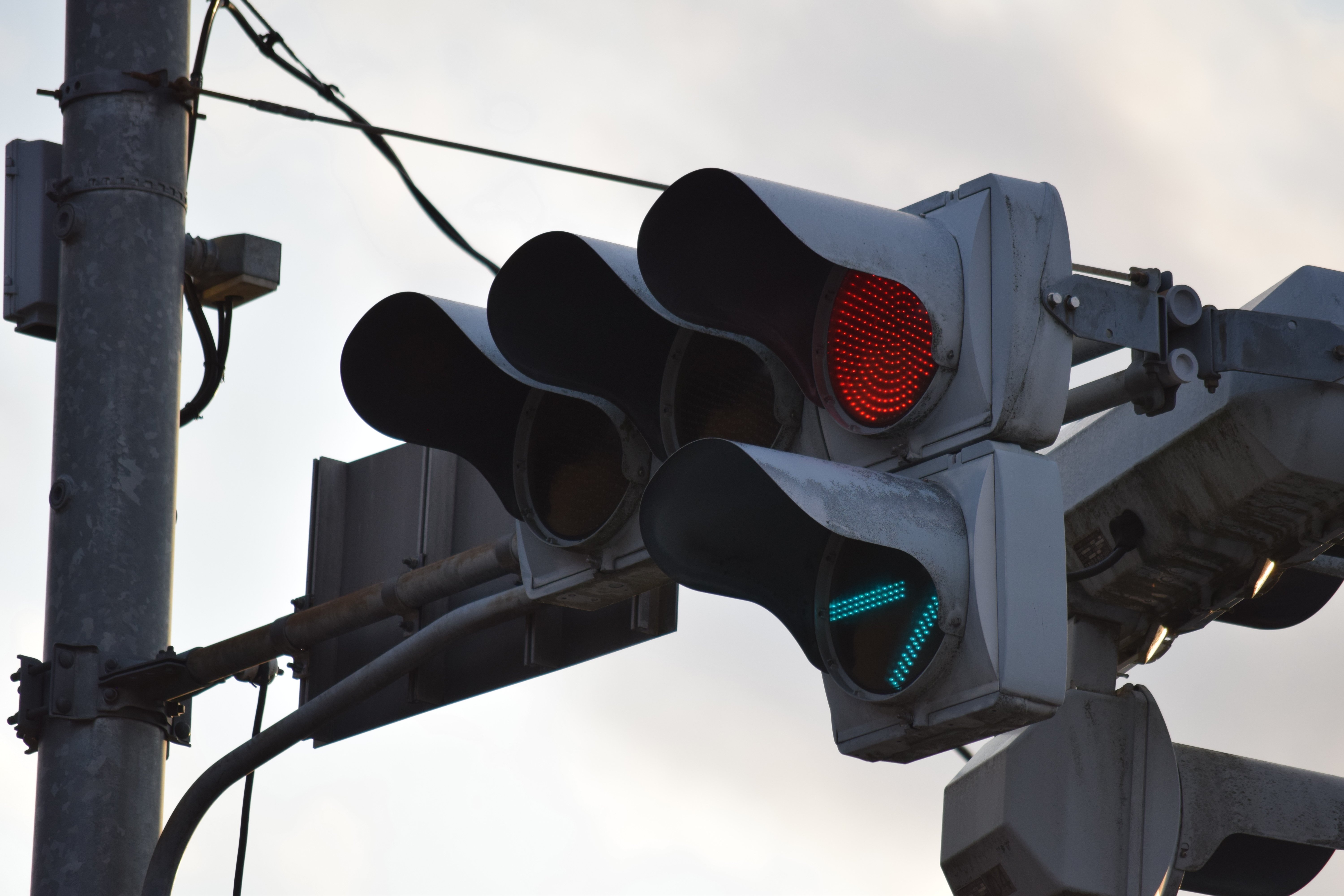 岐阜県中津川市にカマボコ3列矢印発見‼｜けんだまの信号機撮影