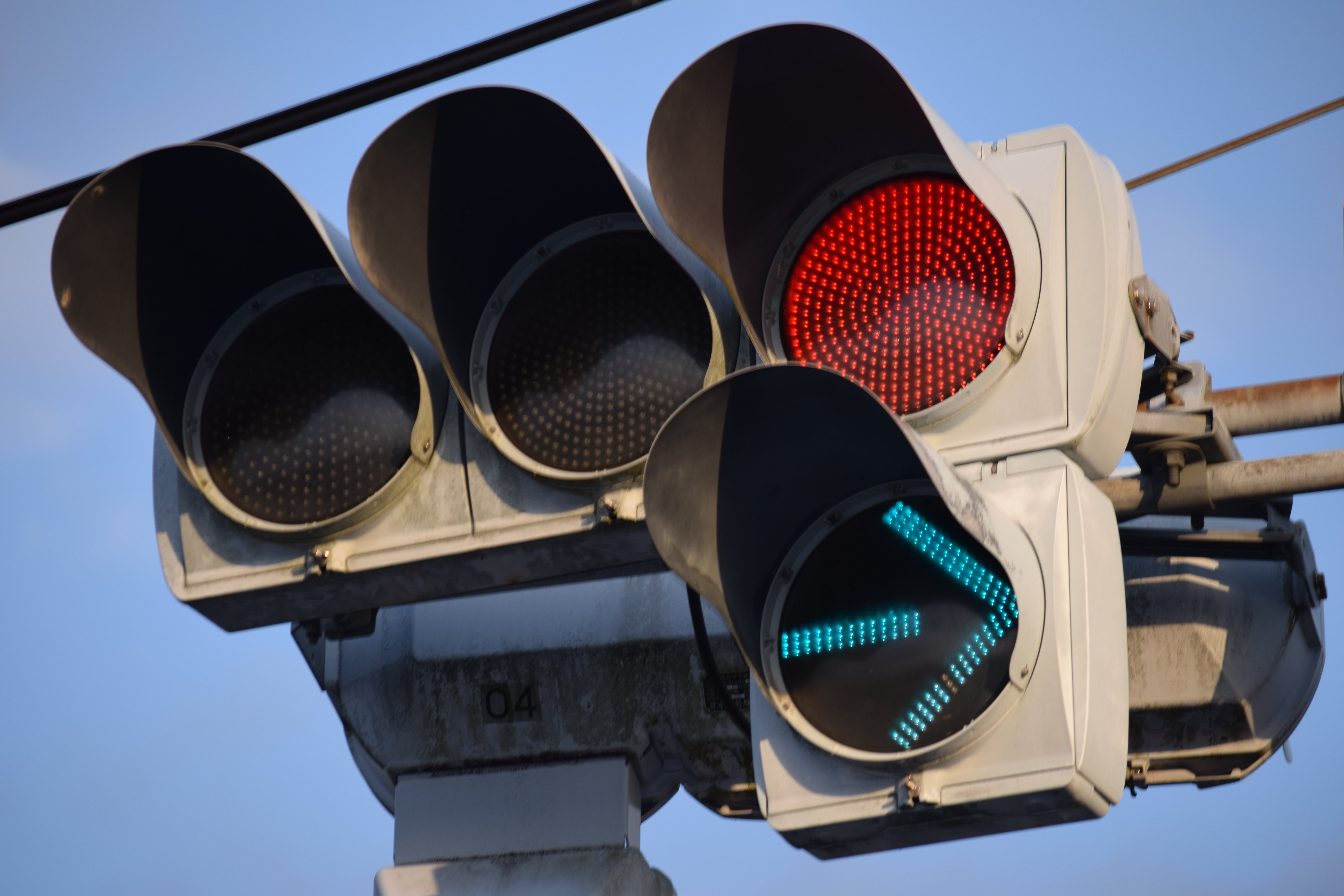 岐阜県中津川市にカマボコ3列矢印発見‼｜けんだまの信号機撮影