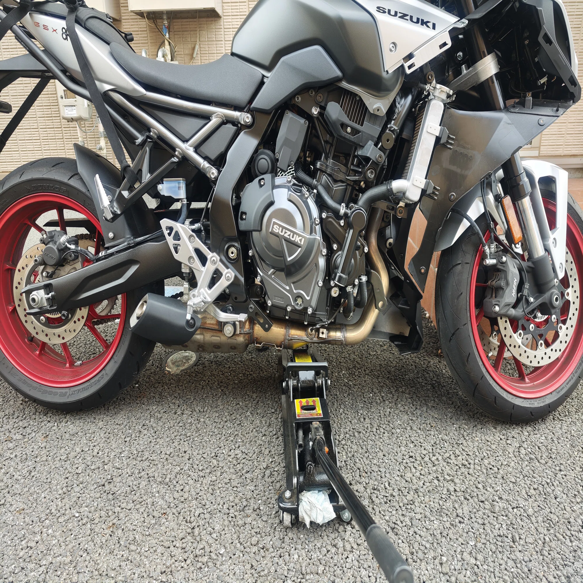 新車用品］GSX-8TT、パフォーマンスダンパーお取り付け！のお話。 - 日刊☆三代目日刊☆三代目 | アクティブ GSX-8R GSX-8S パフォーマンスダンパー（R） ACTIVE バイク | ステアリングダンパー | アクティブピープル